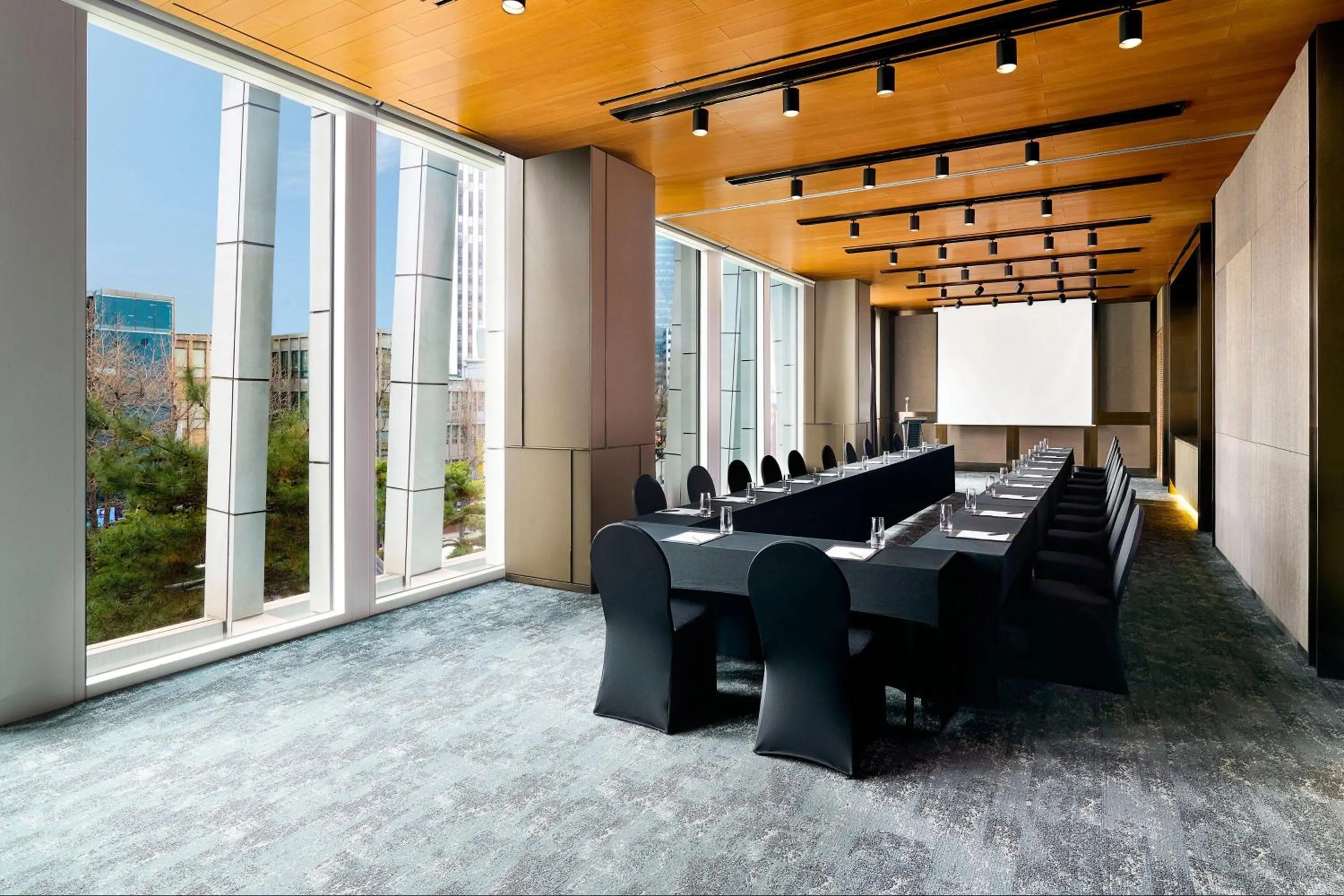 Meeting/conference room in Courtyard by Marriott Seoul Namdaemun
