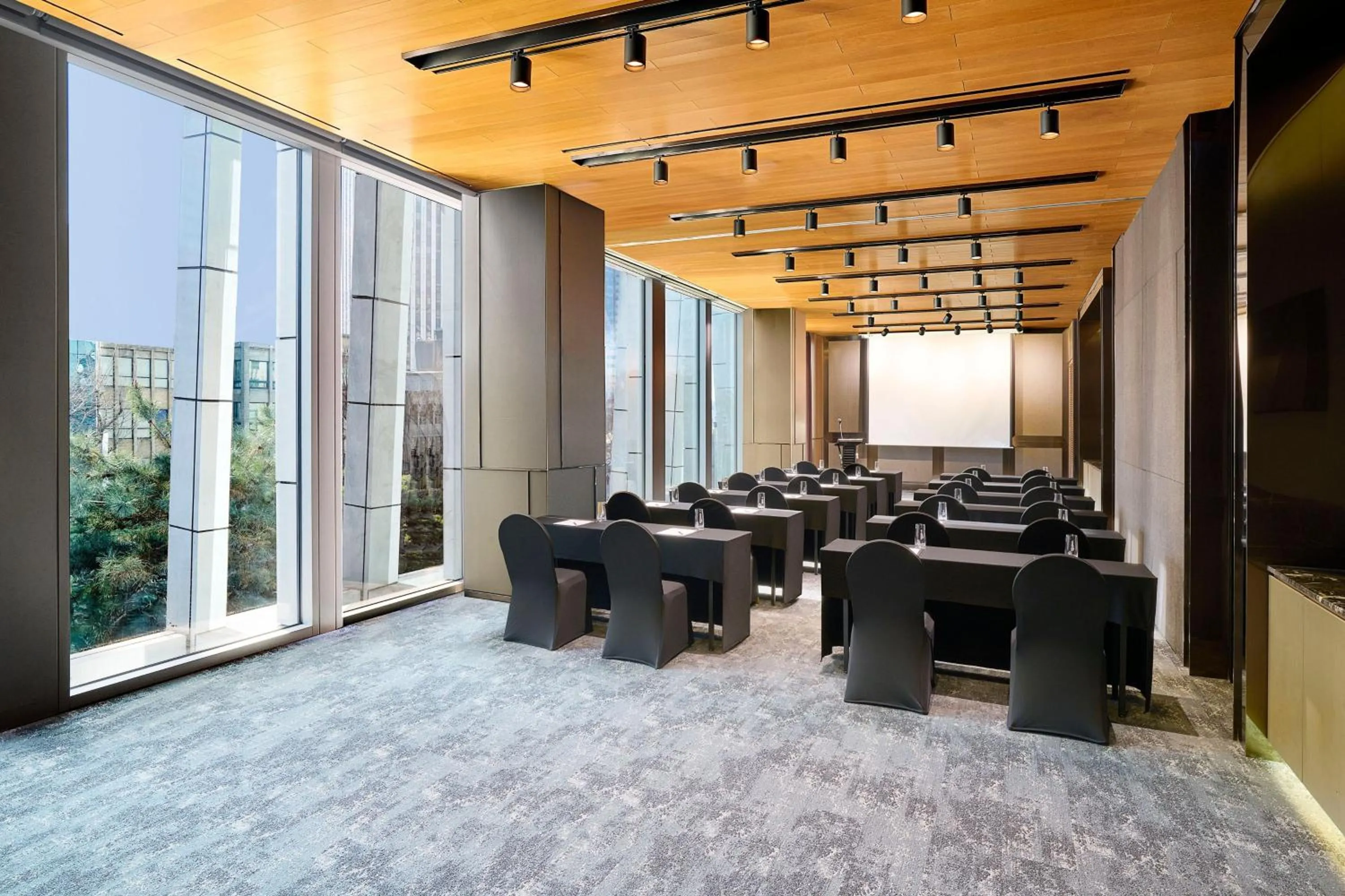 Meeting/conference room in Courtyard by Marriott Seoul Namdaemun