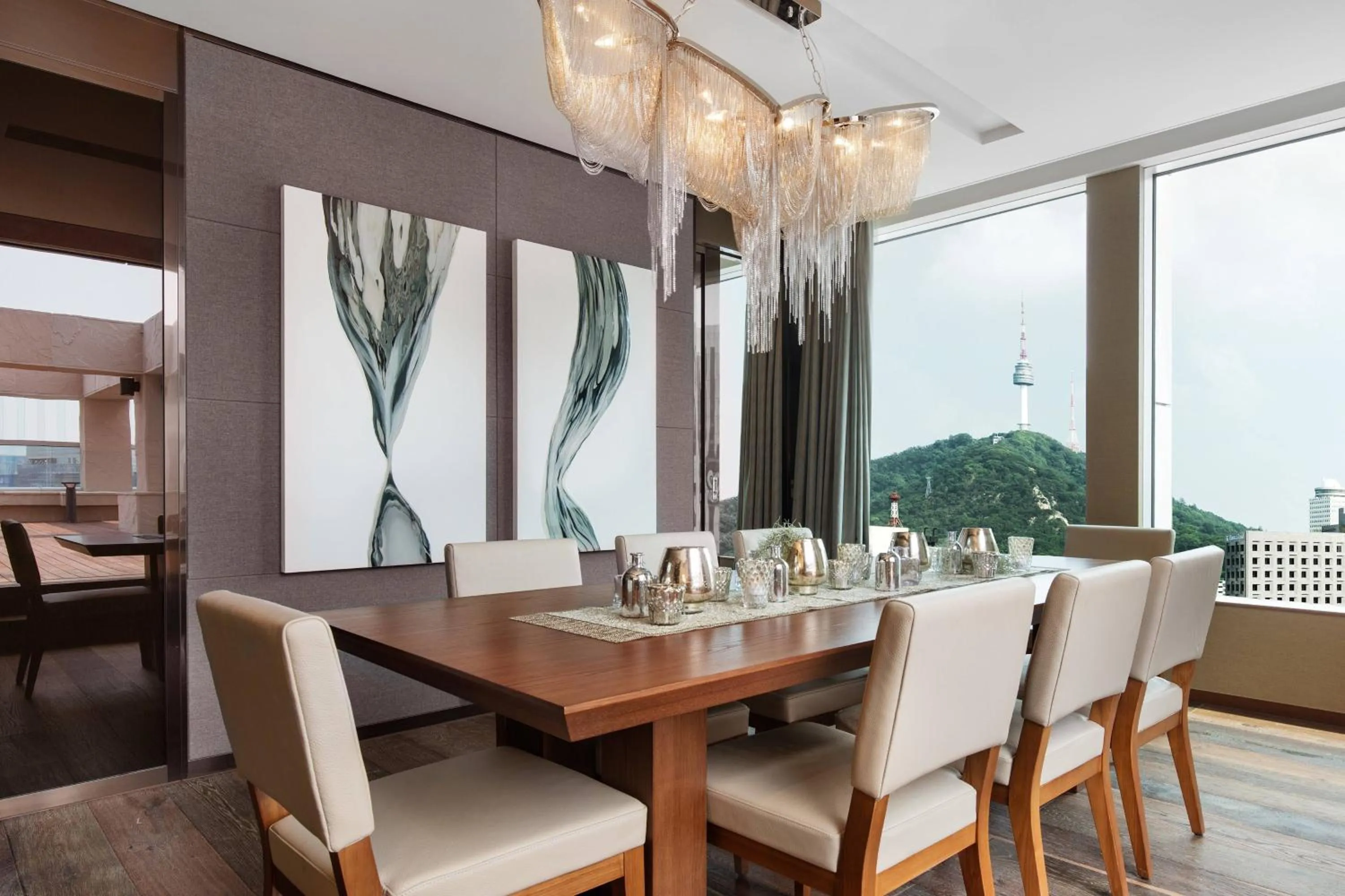 Photo of the whole room in Courtyard by Marriott Seoul Namdaemun