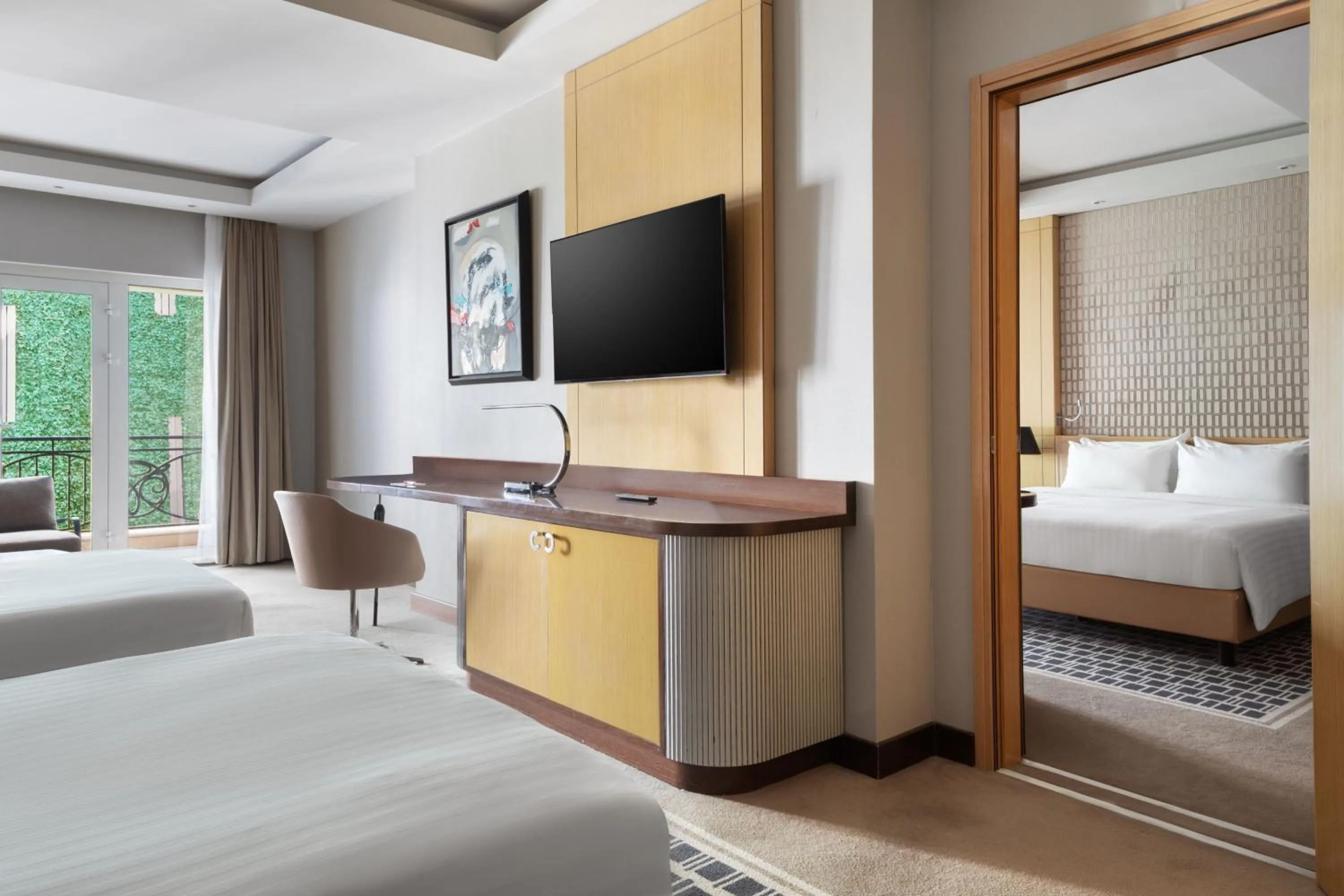 Photo of the whole room, Bed in Skopje Marriott Hotel