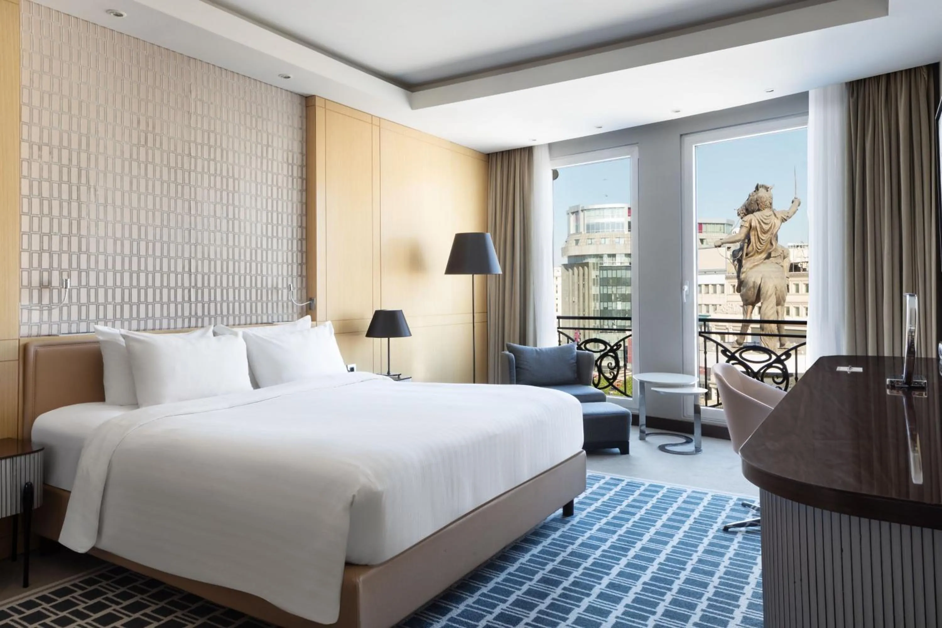 Photo of the whole room, Bed in Skopje Marriott Hotel