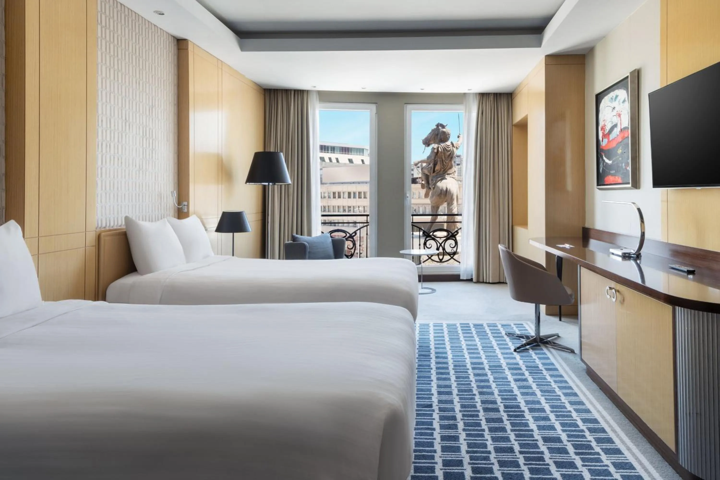 Photo of the whole room, Bed in Skopje Marriott Hotel