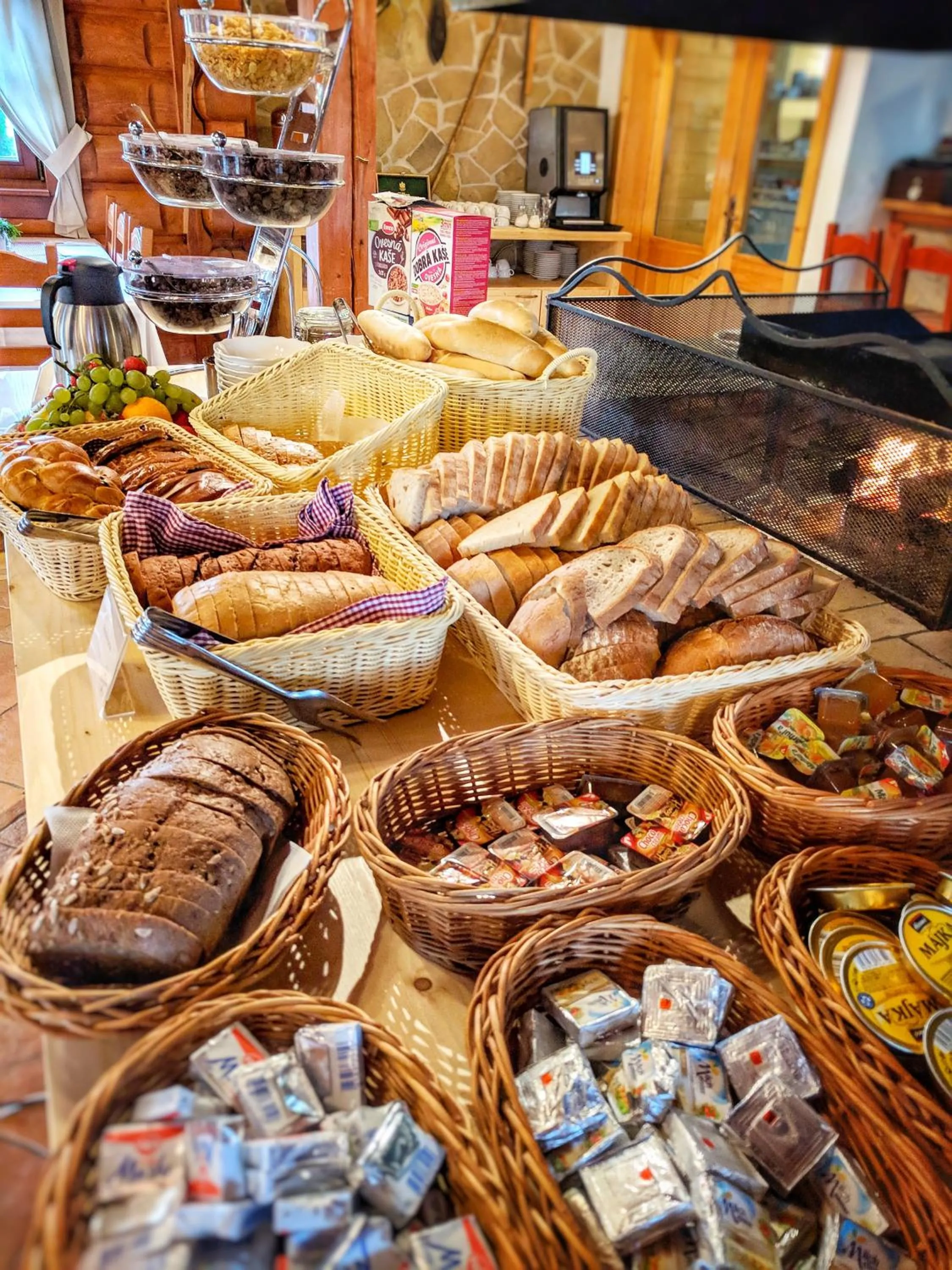 Restaurant/places to eat in Hotel Koliba Greta