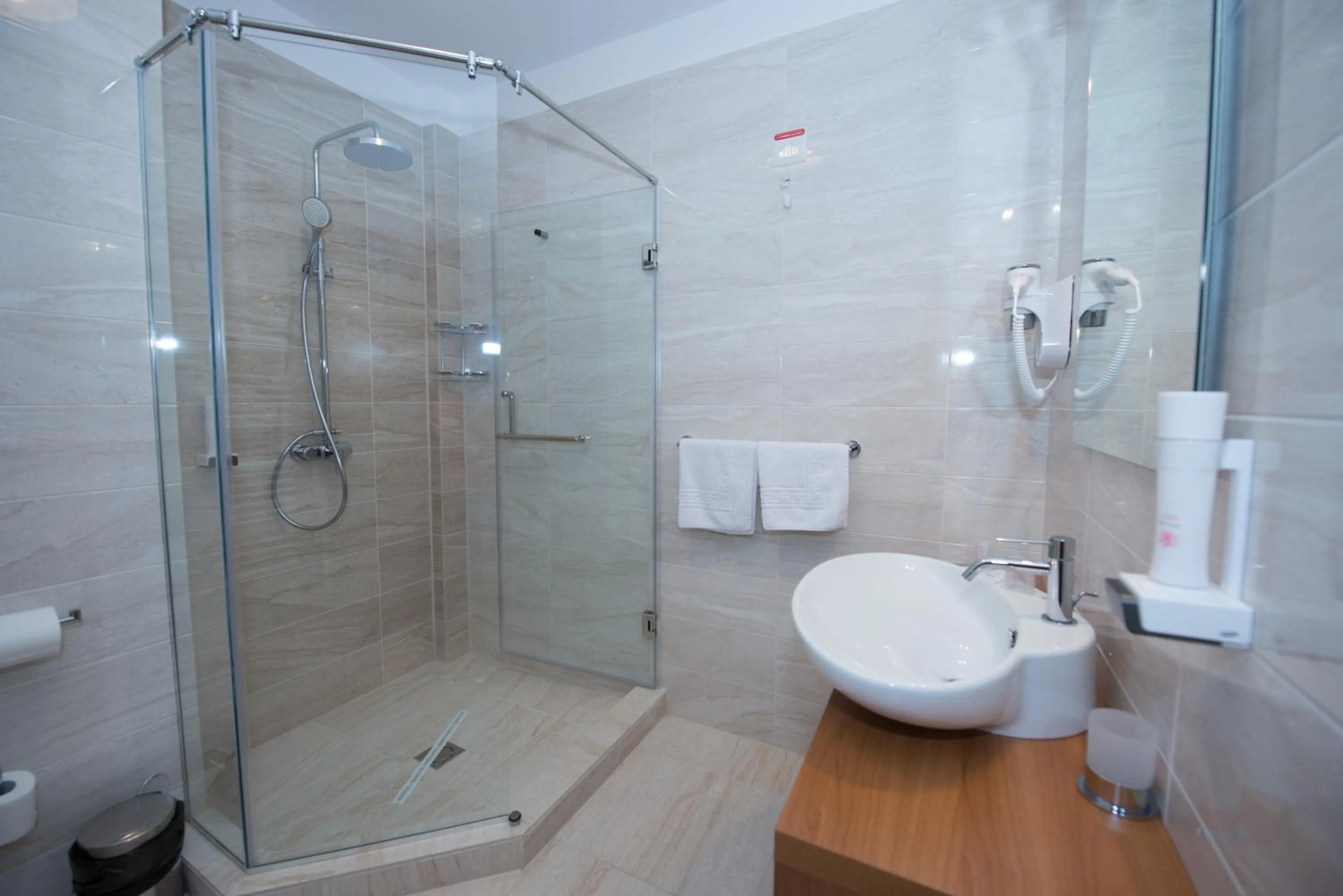 Bathroom in Hotel TTS**** Spa&Wellness Covasna