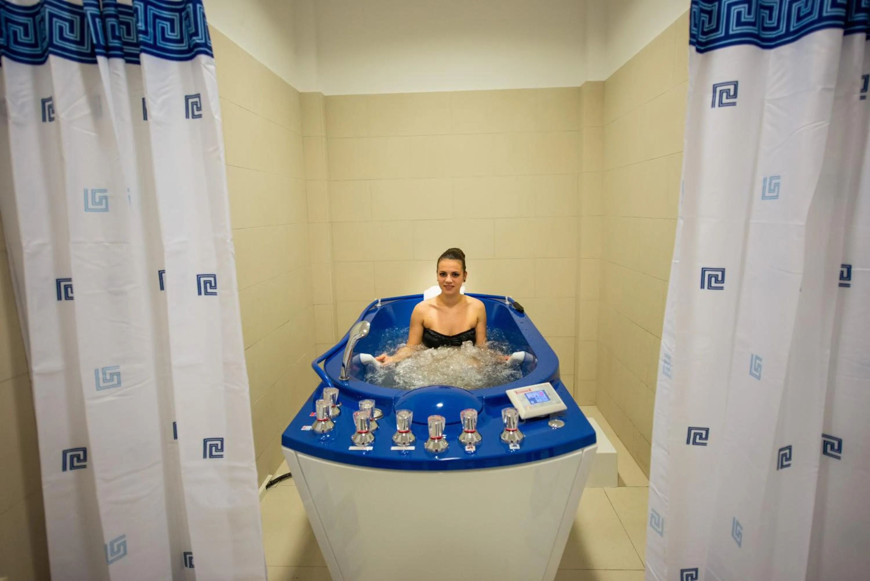 Hot Tub in Hotel TTS**** Spa&Wellness Covasna