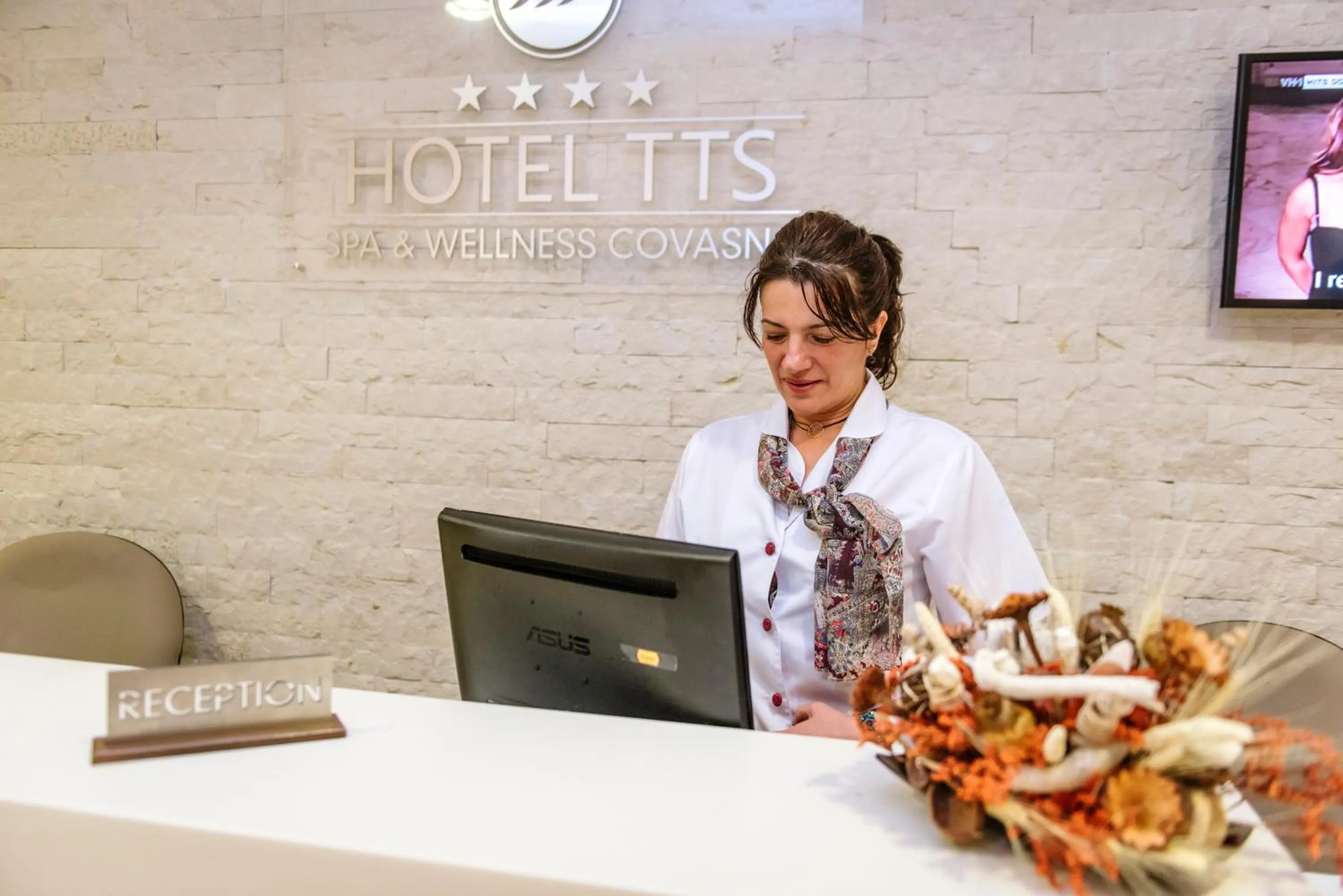Lobby or reception in Hotel TTS**** Spa&Wellness Covasna