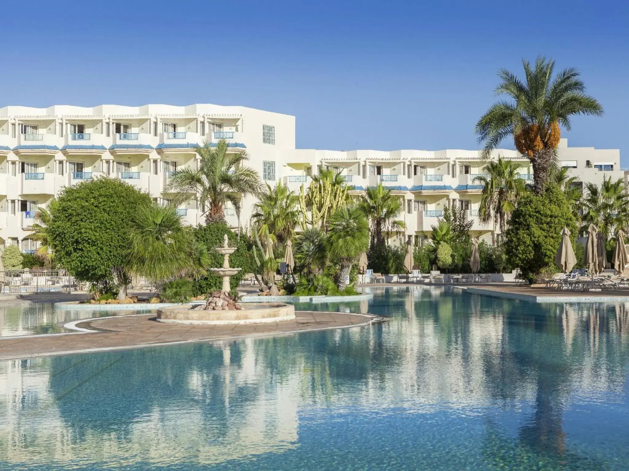 Swimming pool in Sentido Bellevue Park Swimming pool in Sentido Bellevue Park