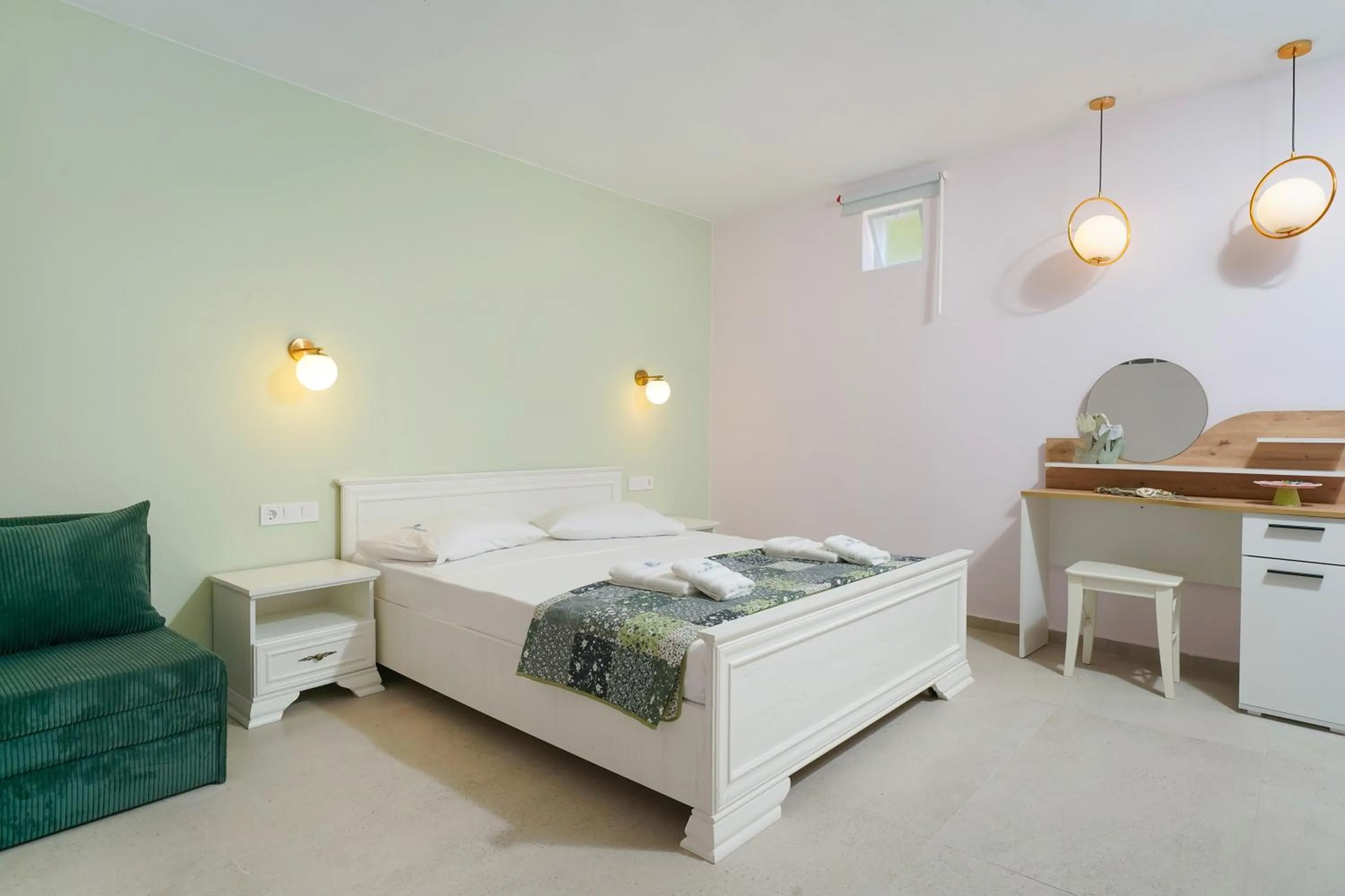 Bed in Villa Anthelion
