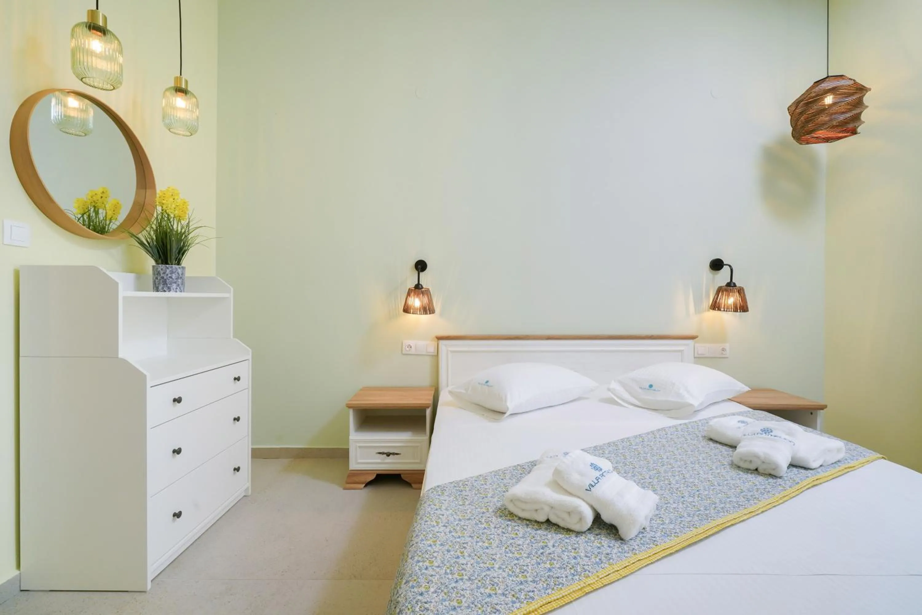 Bed in Villa Anthelion