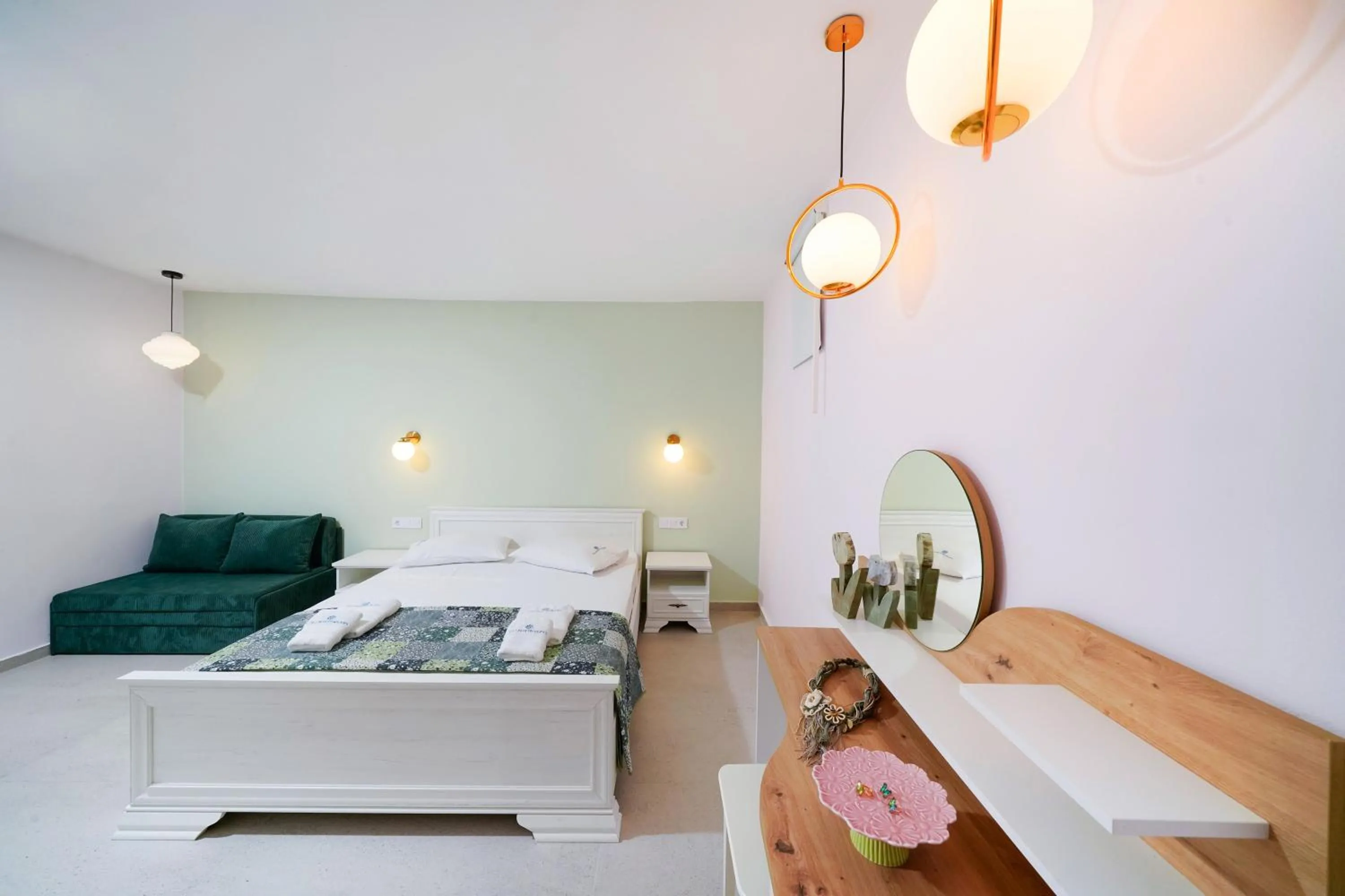 Bed in Villa Anthelion