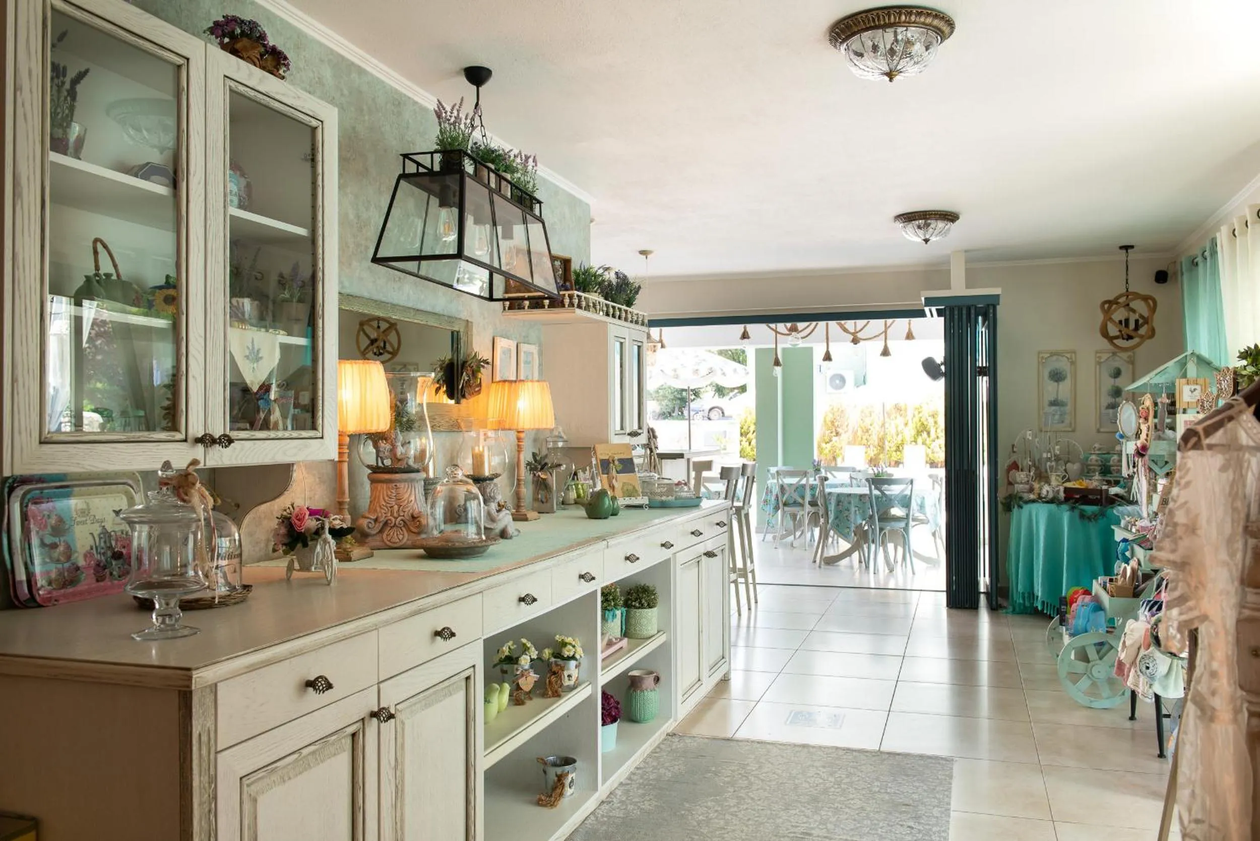 Dining area in Villa Anthelion