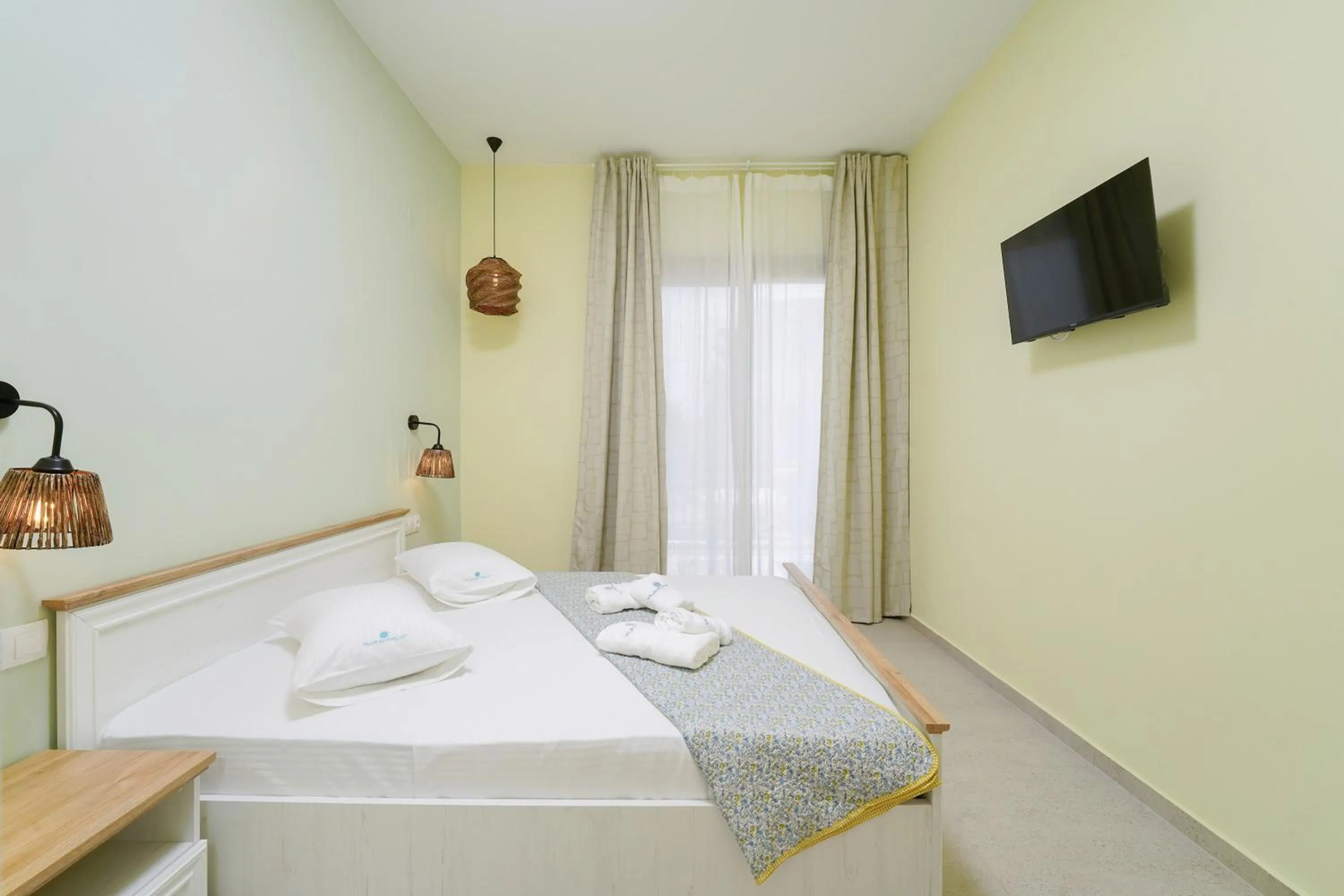 Bed in Villa Anthelion