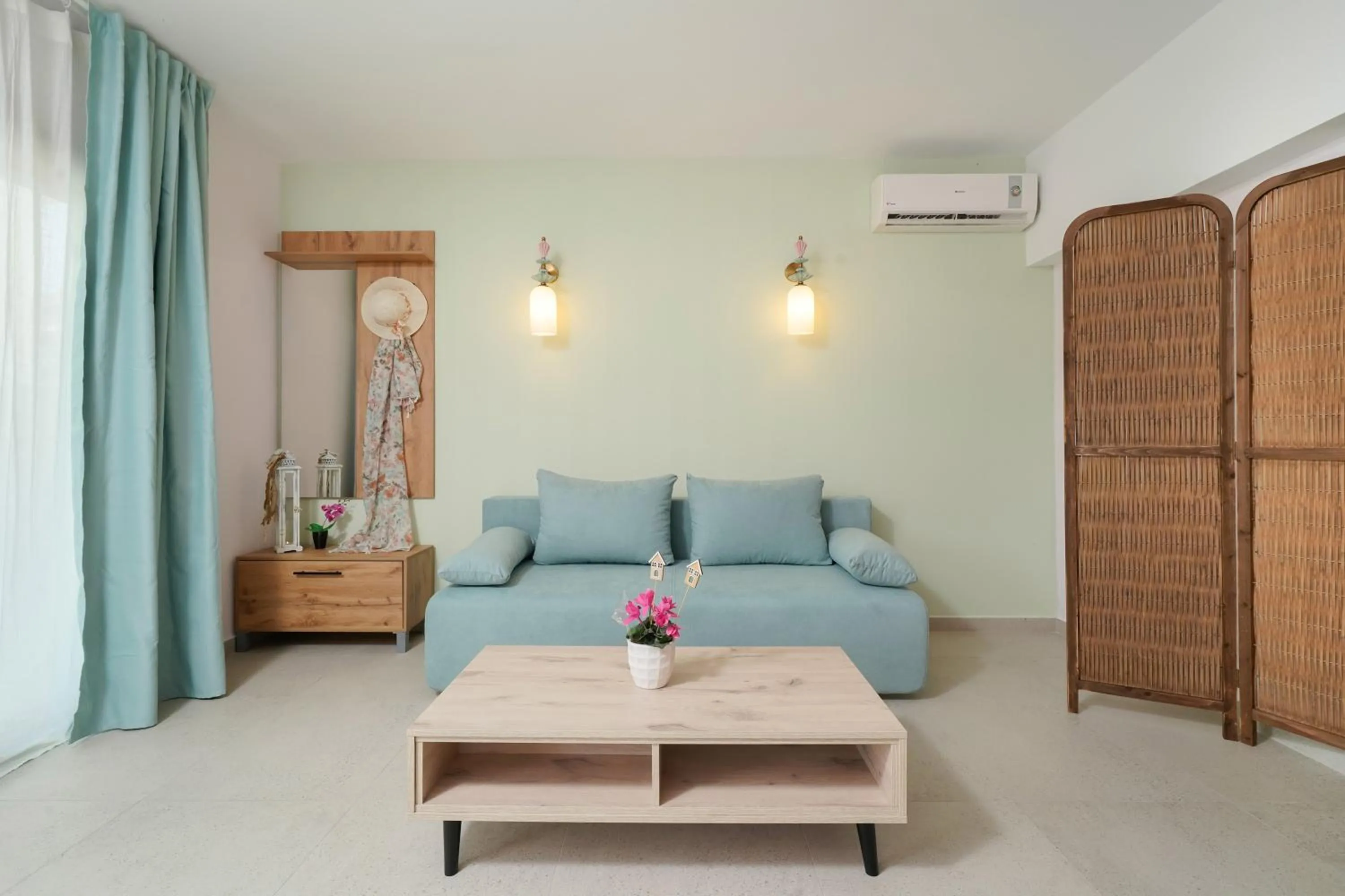 Villa Anthelion