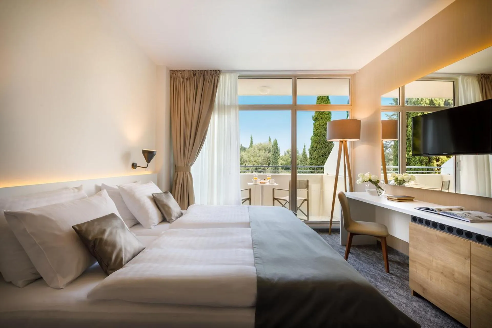 Bed in Remisens Hotel Albatros-All inclusive