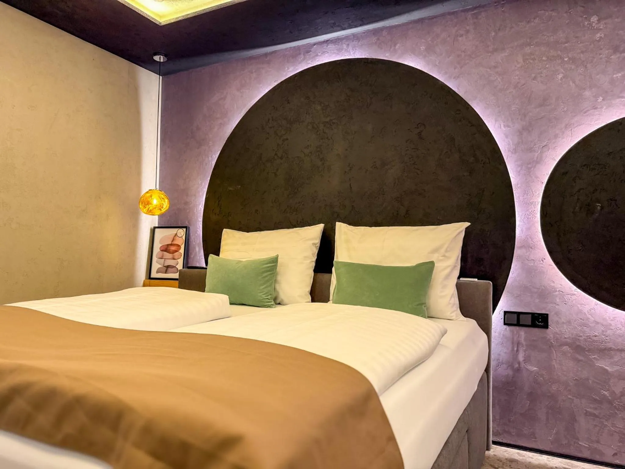 Photo of the whole room, Bed in zum Senner Suites Zillertal