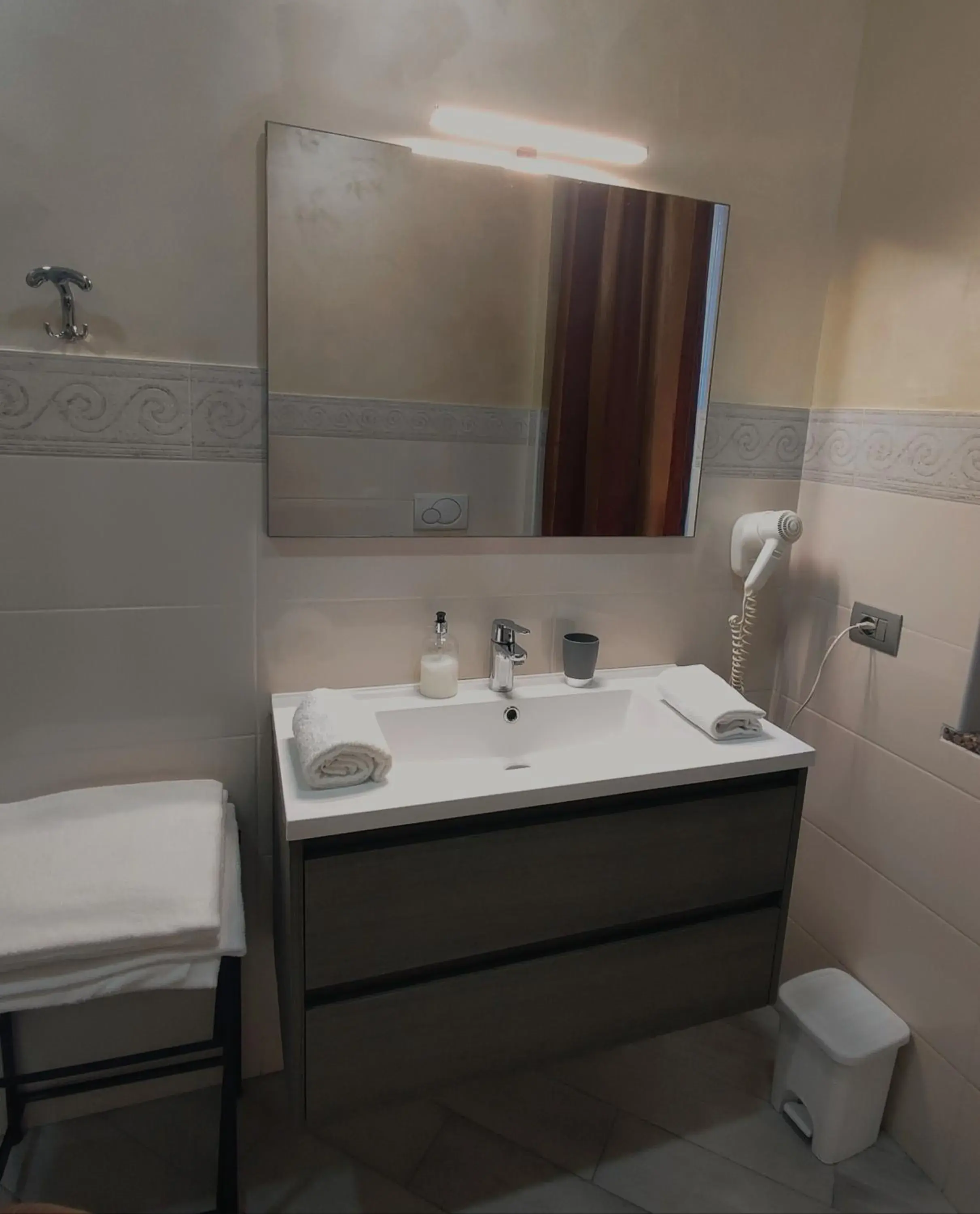 Quadruple Room with Private Bathroom - single occupancy in Villa Ormeni Quadruple Room with Private Bathroom - single occupancy in Villa Ormeni