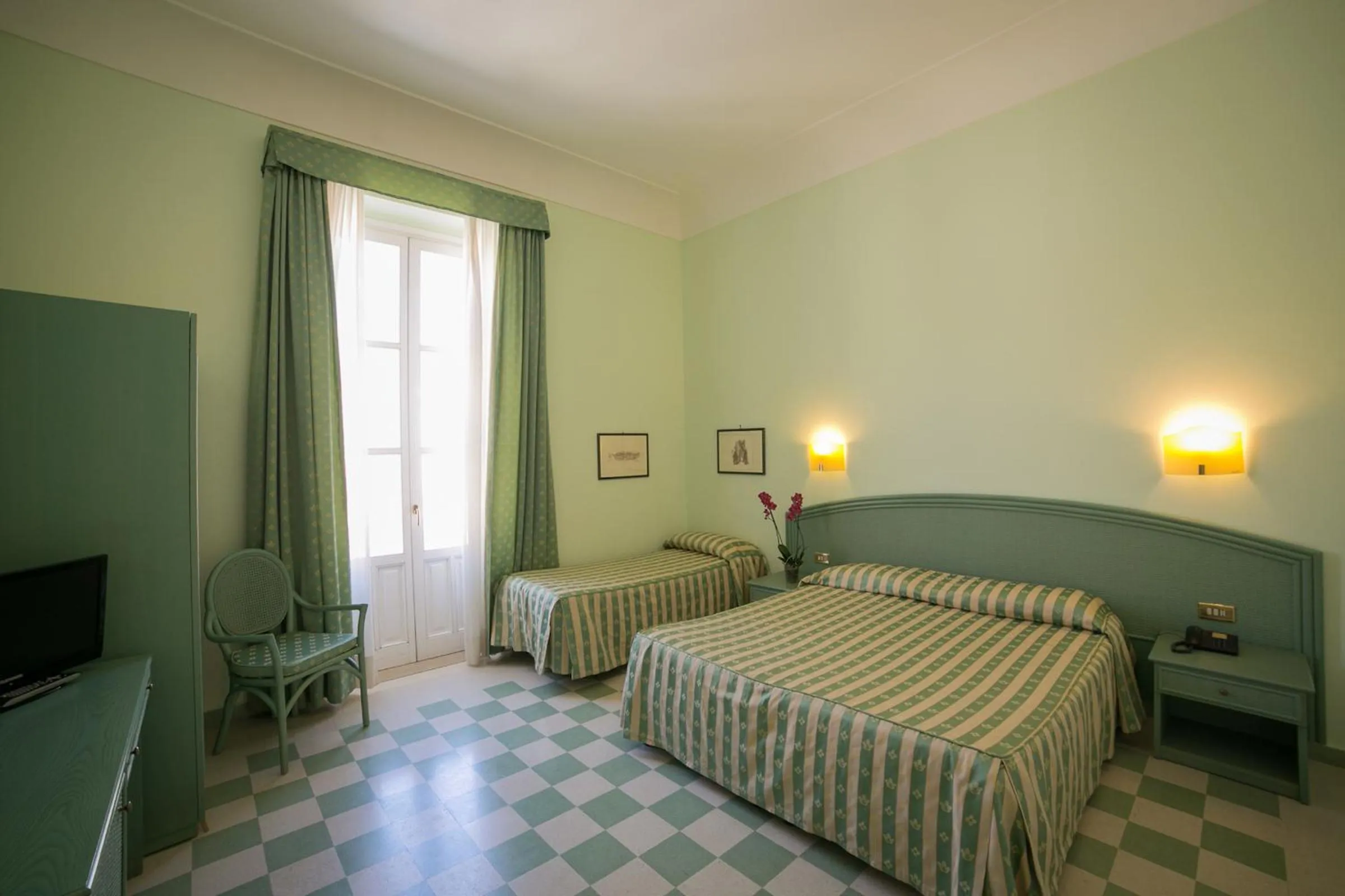 Bedroom, Bed in Hotel Gran Bretagna Ortigia