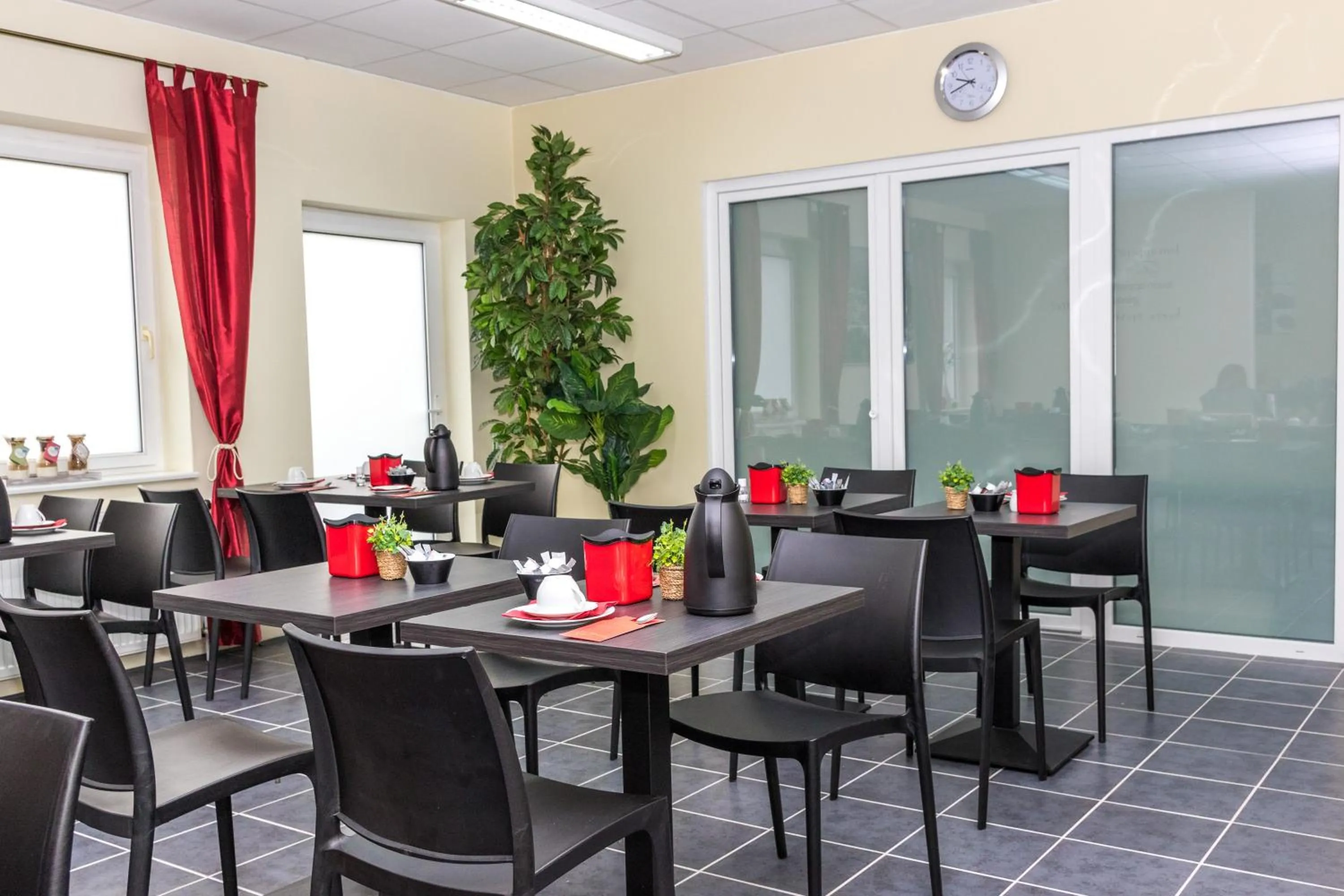 Restaurant/places to eat in Messe Motel Laatzen