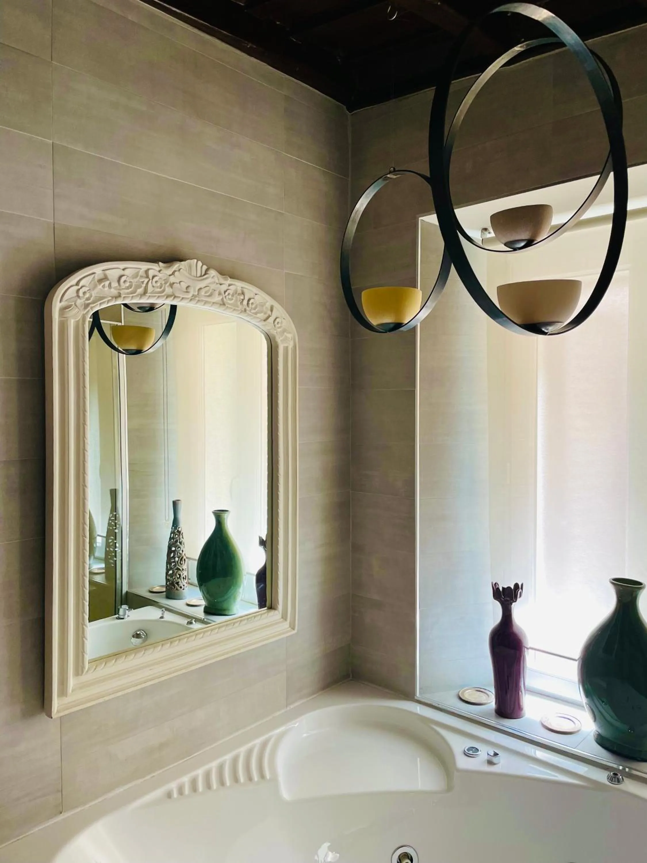 Hot Tub in Town House Spagna- luxury Rooms with Jacuzzi Bath