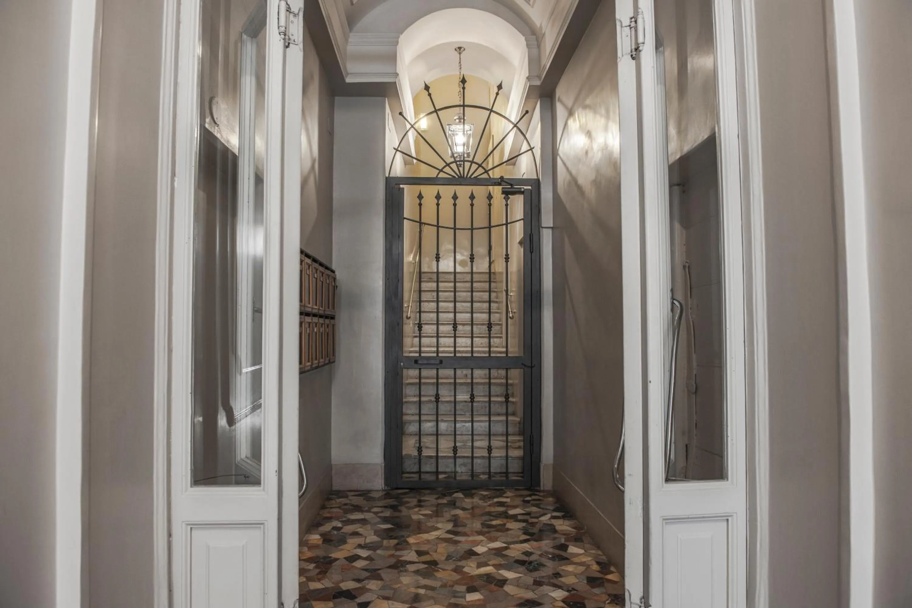 Area and facilities in Town House Spagna- luxury Rooms with Jacuzzi Bath