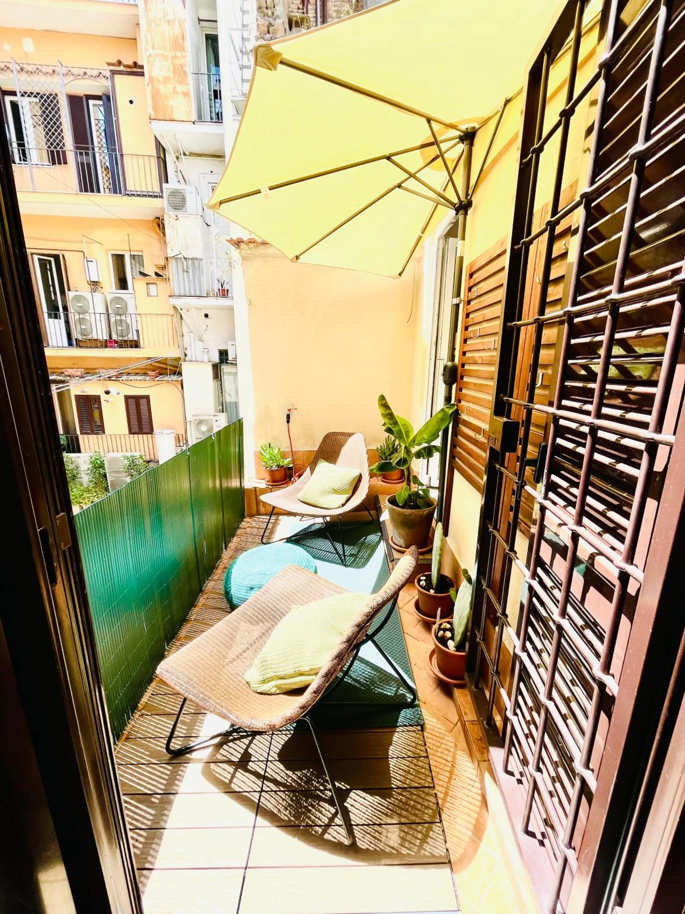 Balcony/Terrace in Town House Spagna- luxury Rooms with Jacuzzi Bath
