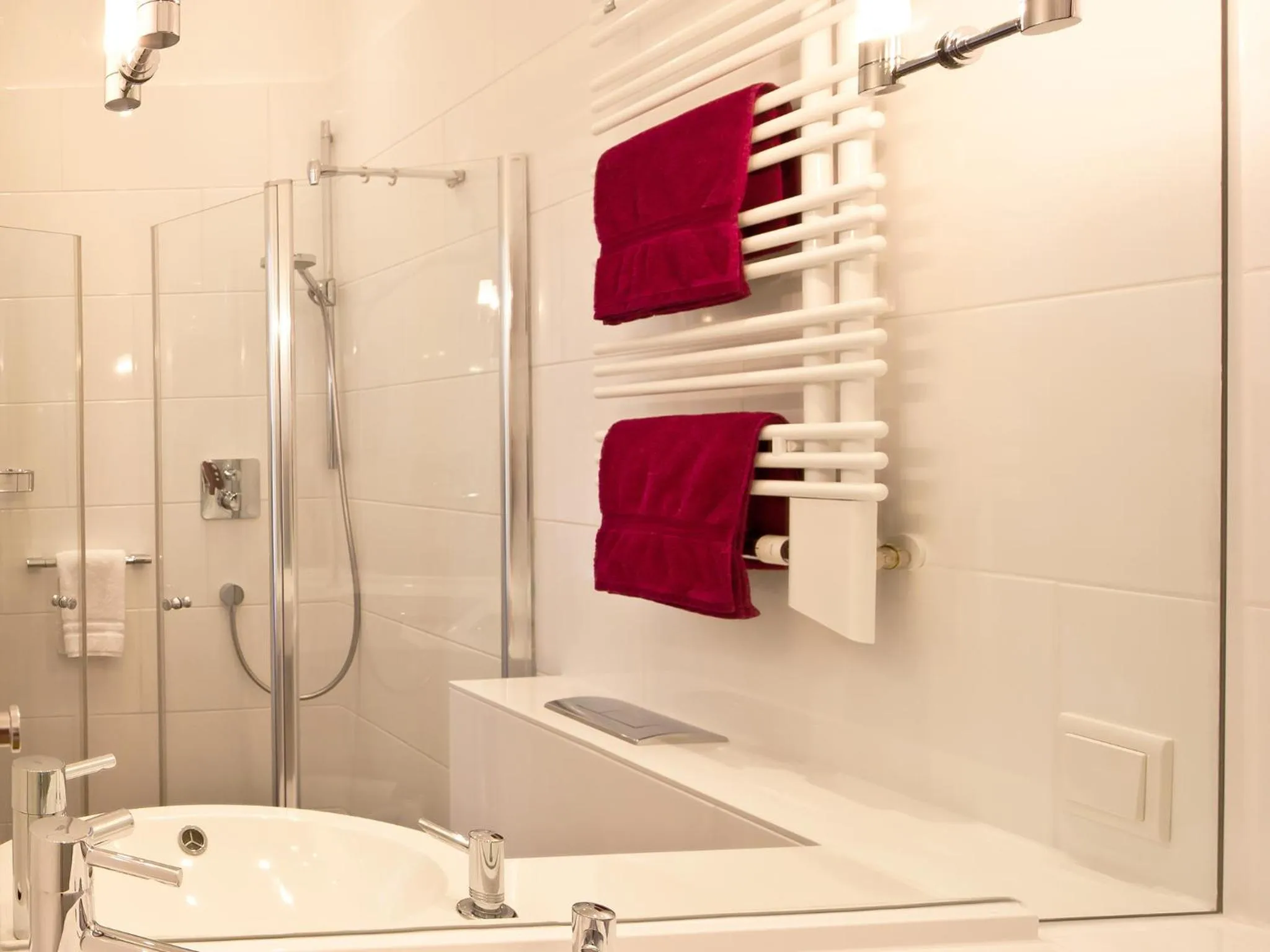 Bathroom in Hotel Villa Caldera