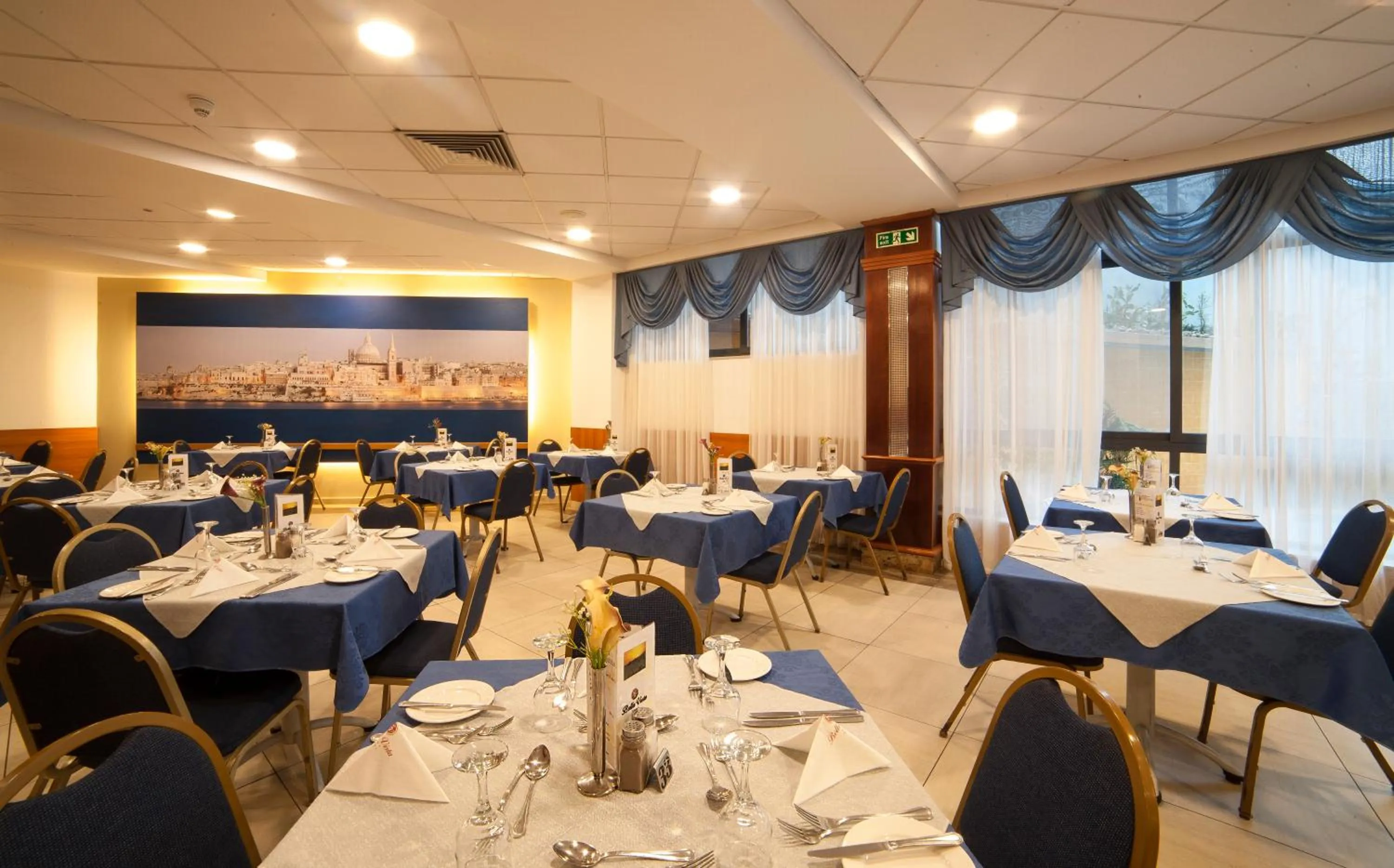 Restaurant/places to eat in Bella Vista Hotel