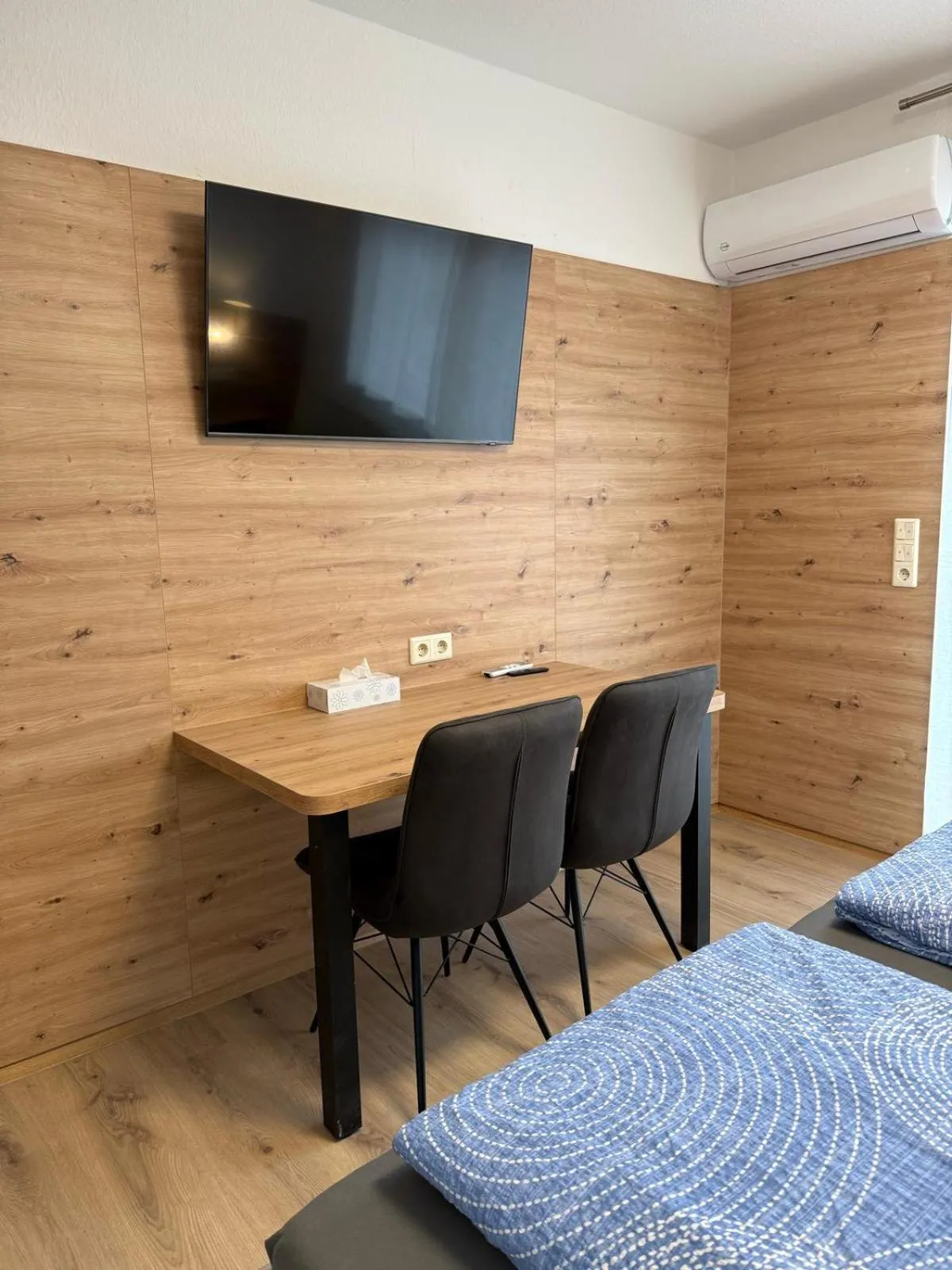 TV and multimedia, Bed in Gästehaus Rana