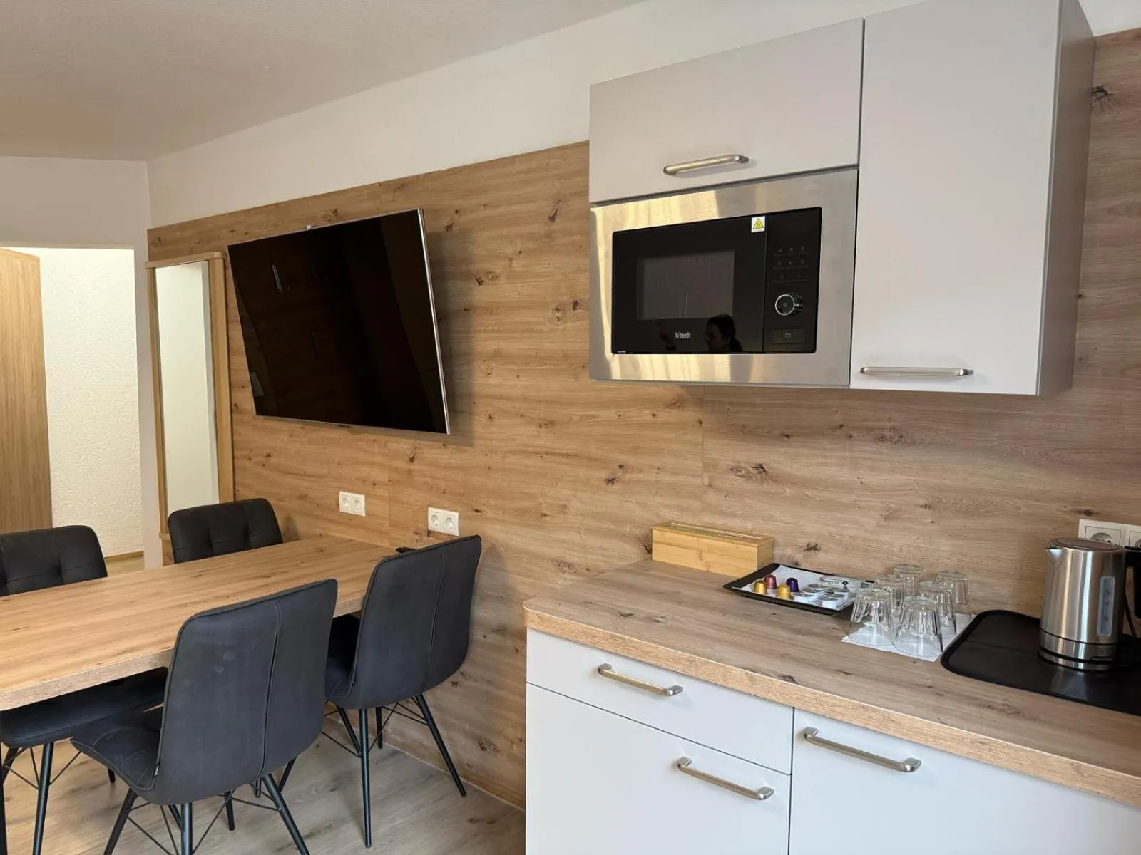 Coffee/tea facilities in Gästehaus Rana