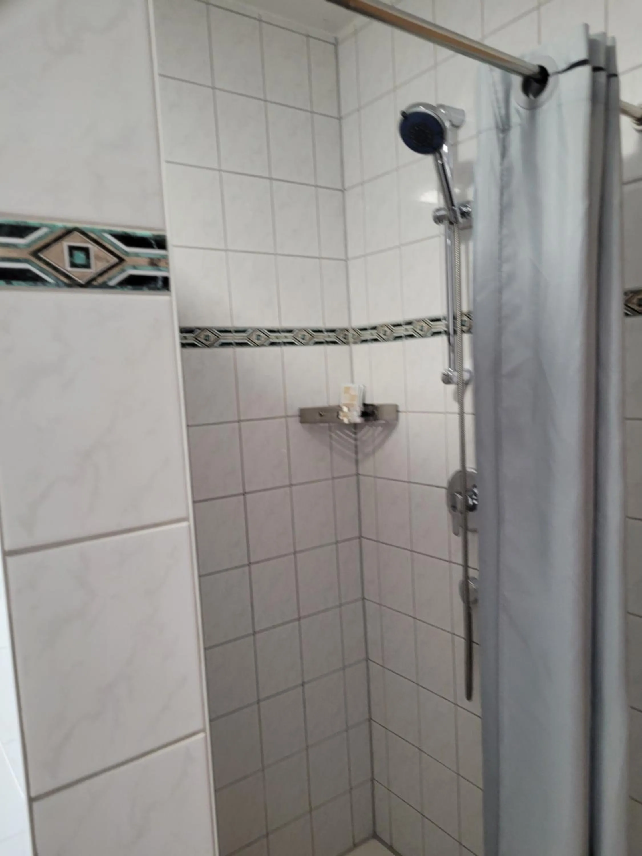 Shower in Gästehaus Rana