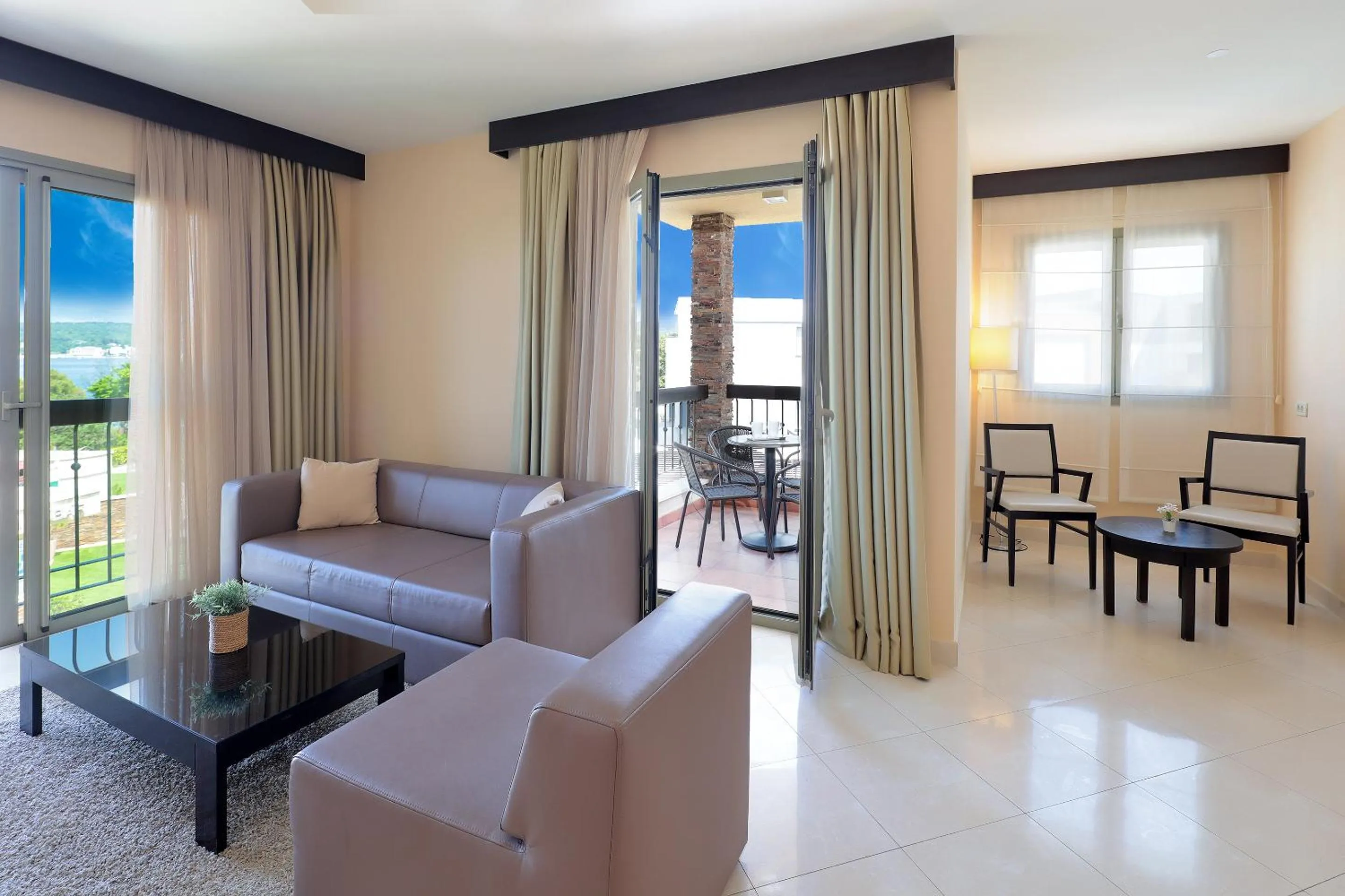 Balcony/Terrace in Blue Waves Resort