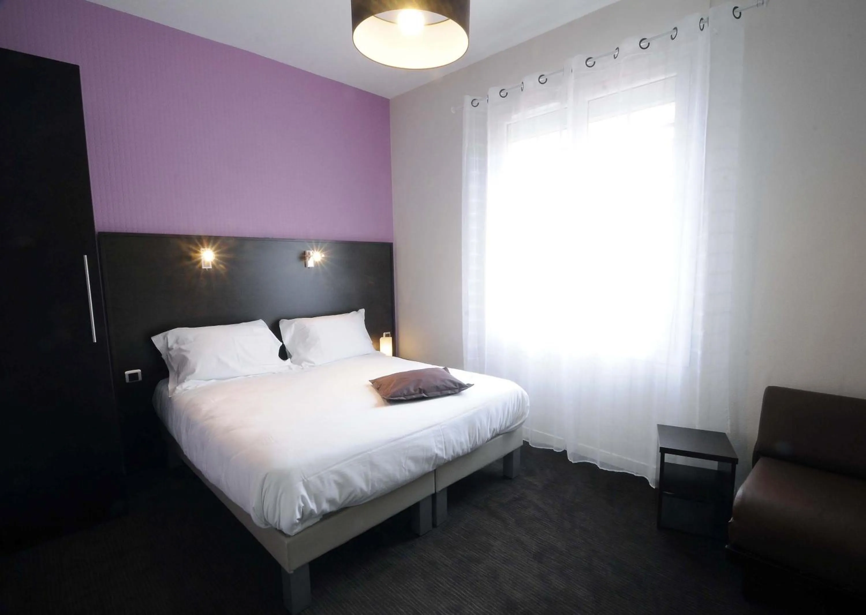 Photo of the whole room, Bed in La Pergola d'Arcachon