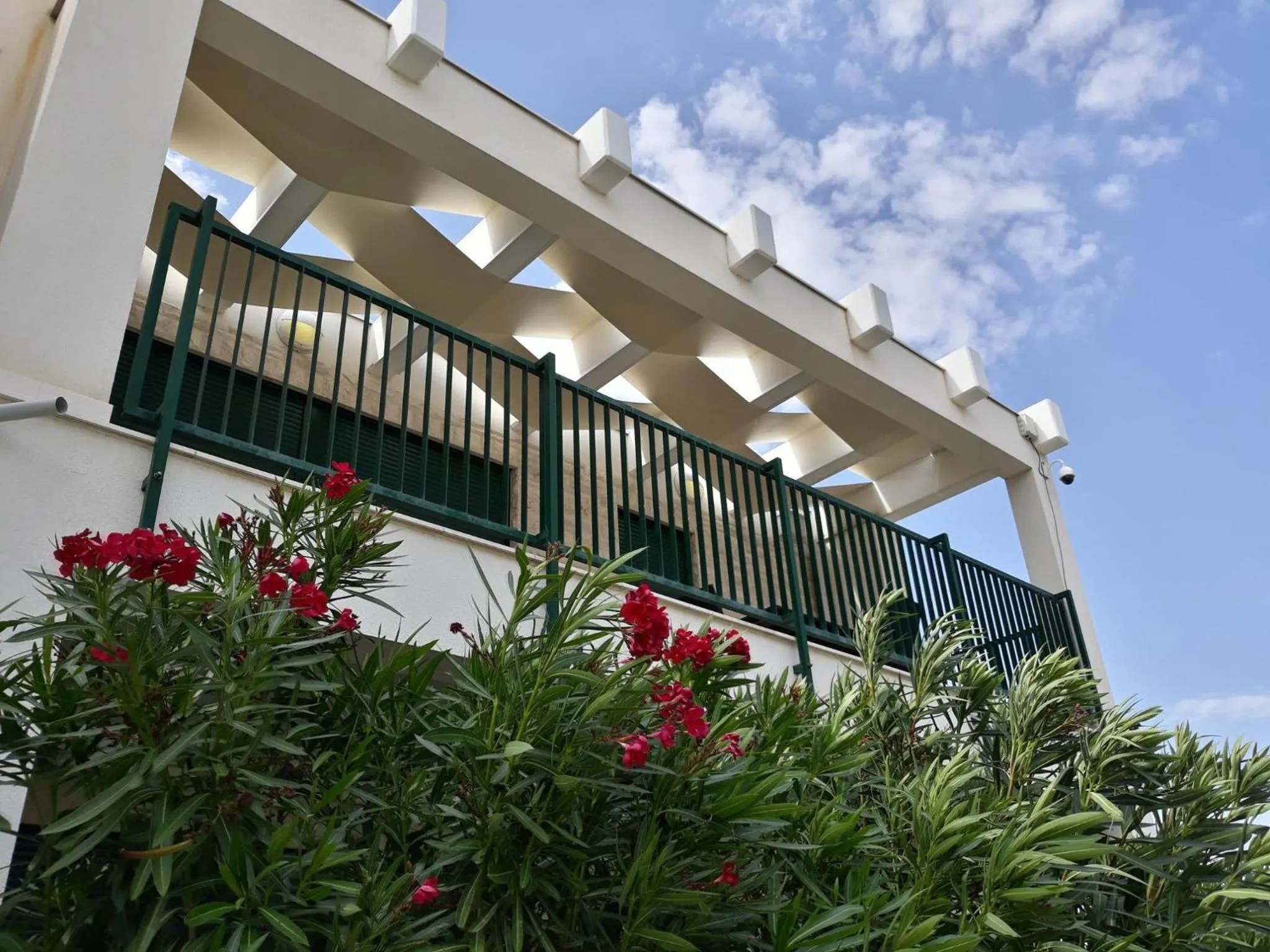 Queen Beach Apartments