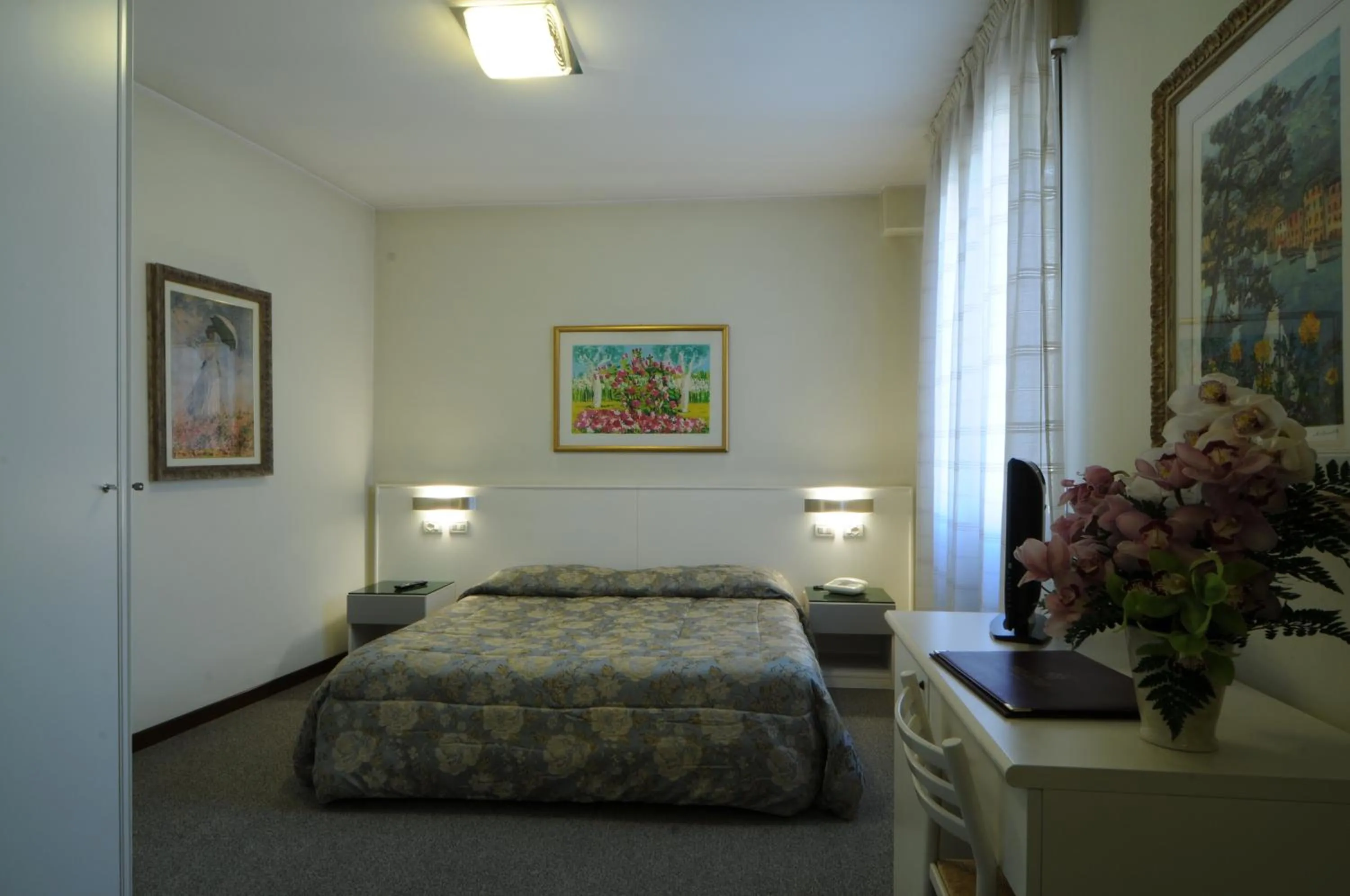 Bed in Hotel Cristallo