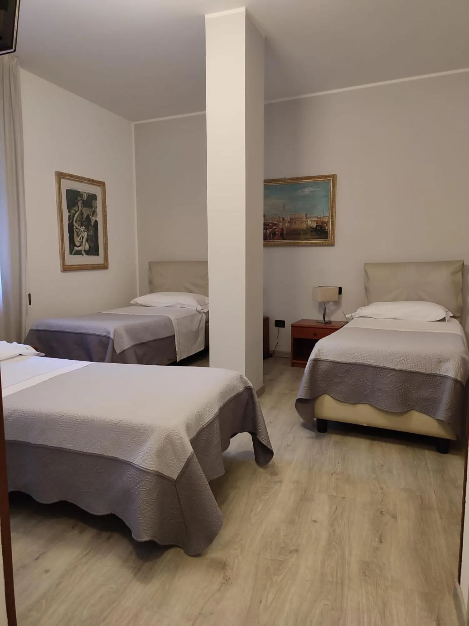 Photo of the whole room, Bed in Hotel Cristallo