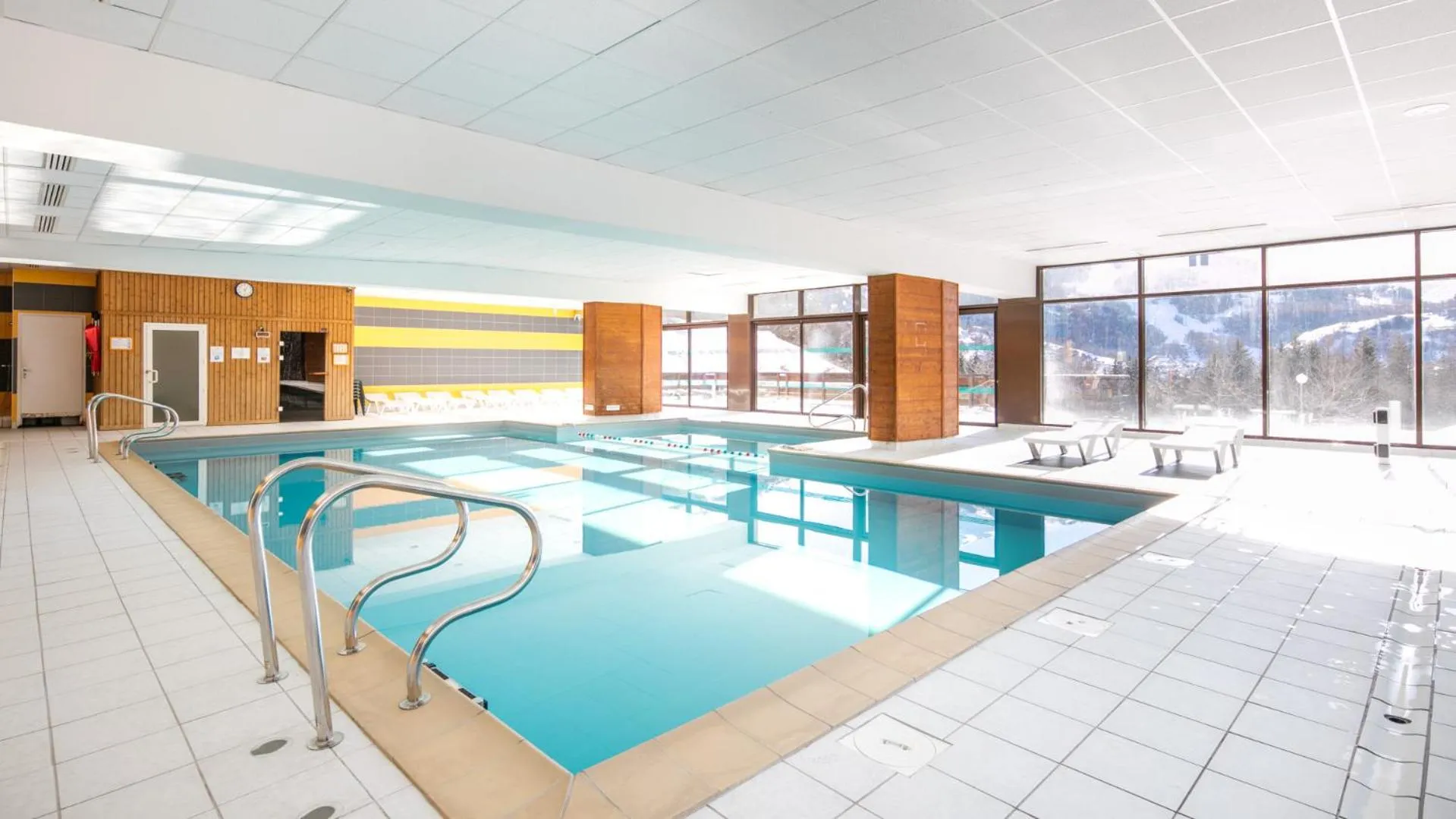 Swimming pool in Vacancéole - Le Hameau de Valloire