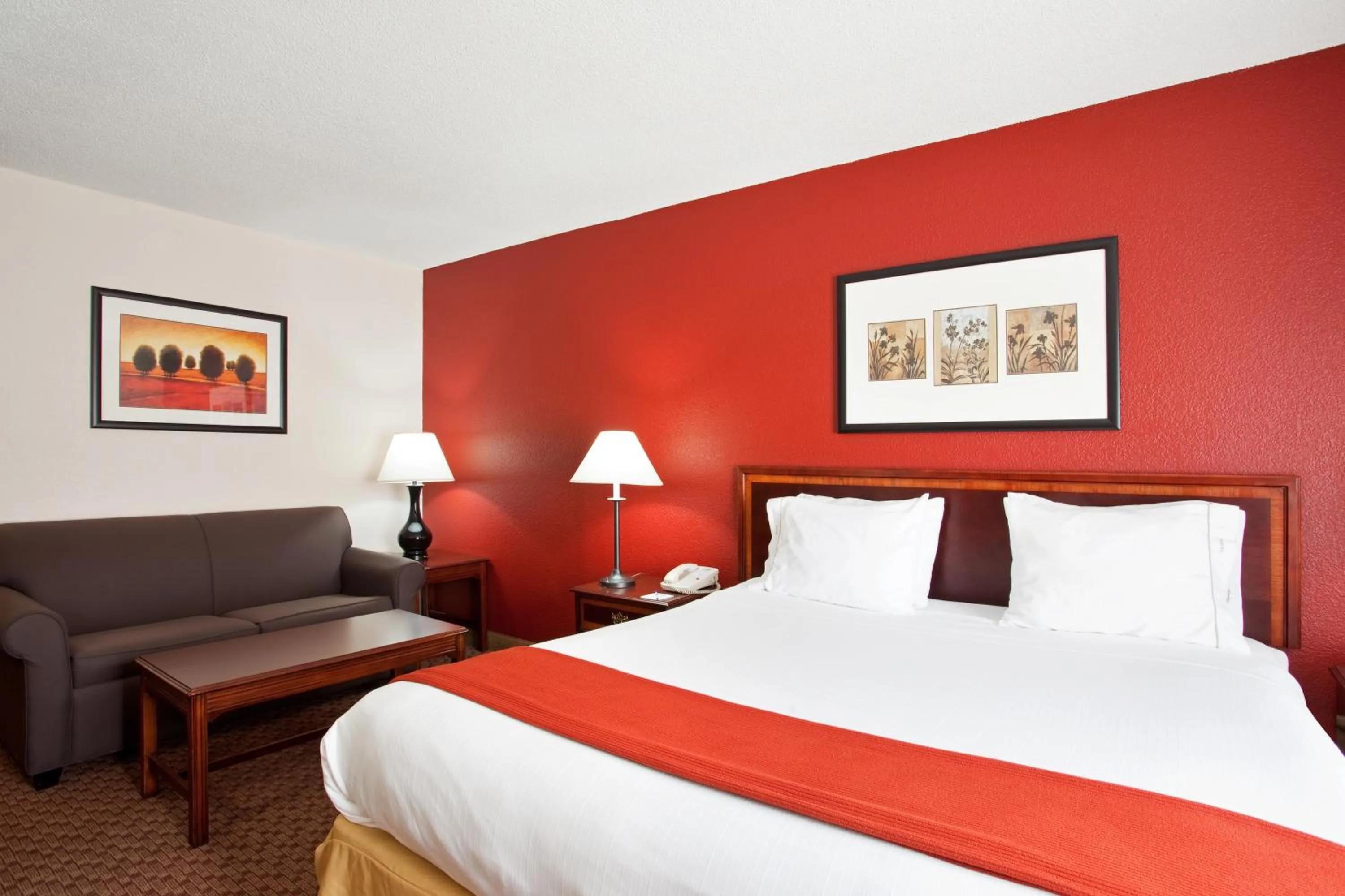 Photo of the whole room in Baymont by Wyndham Merrillville