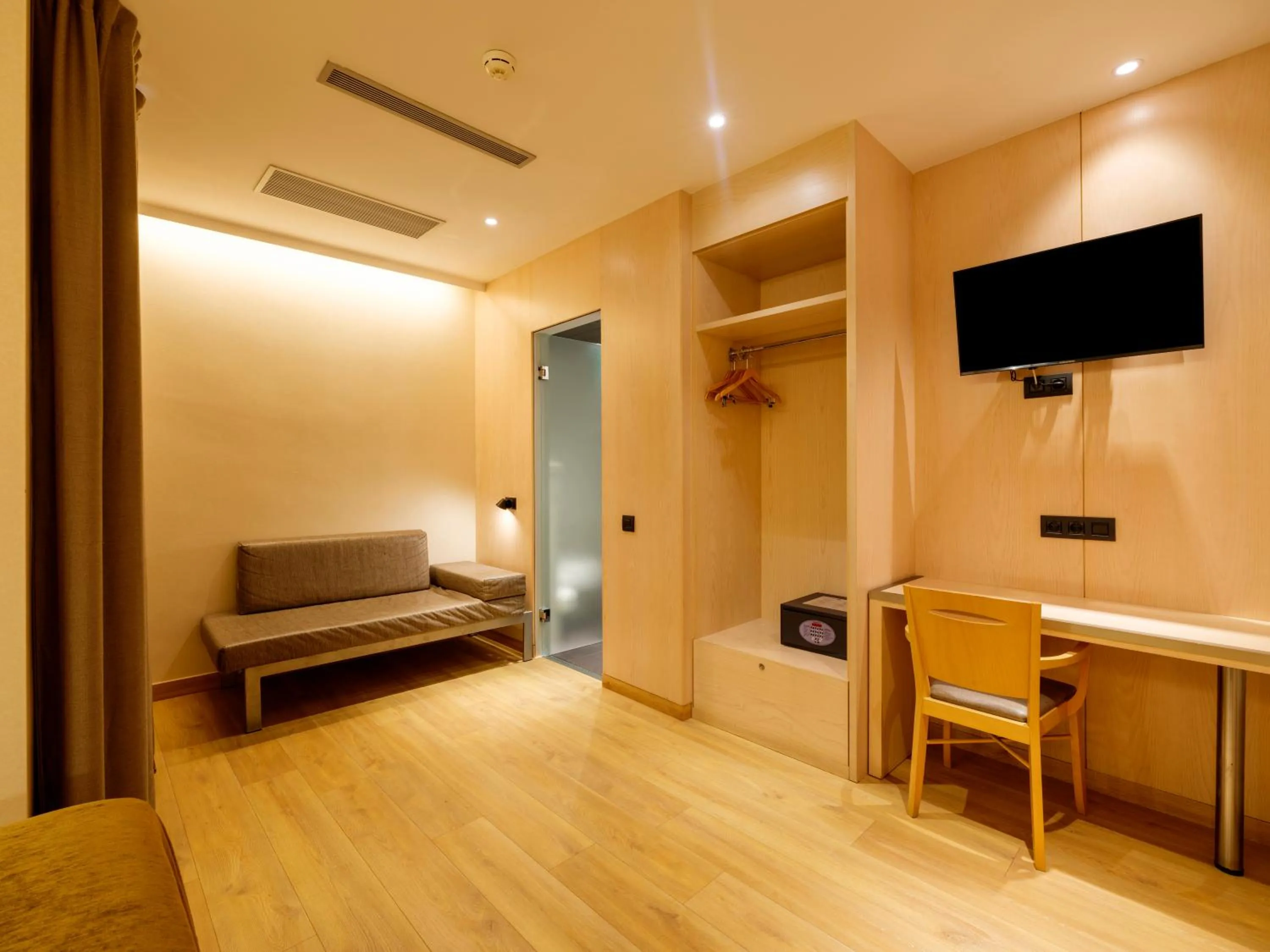 TV and multimedia, Bed in Barcelona House