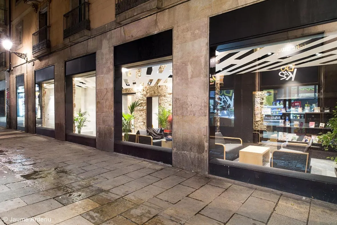 Facade/entrance in Barcelona House