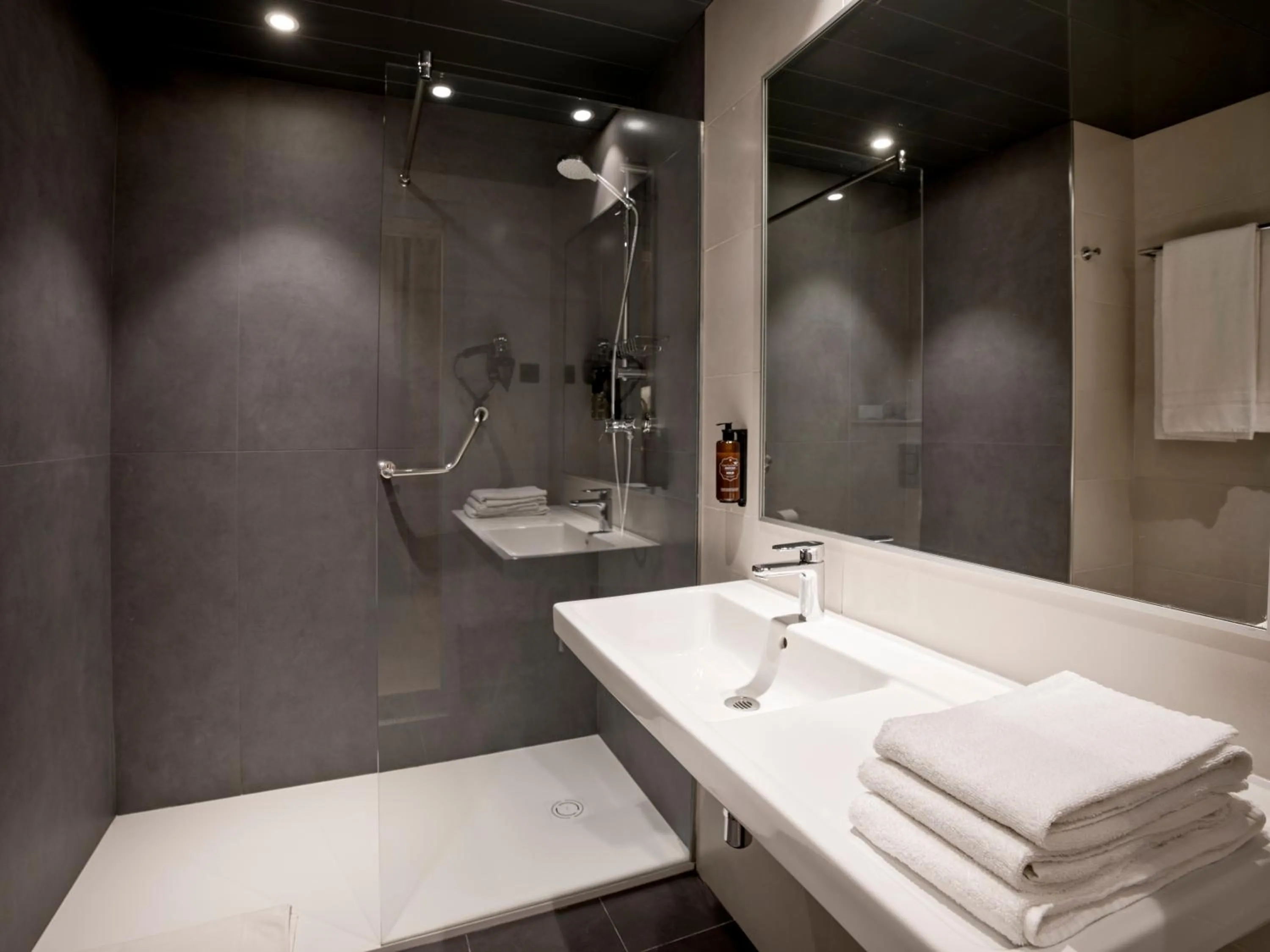 Bathroom in Barcelona House