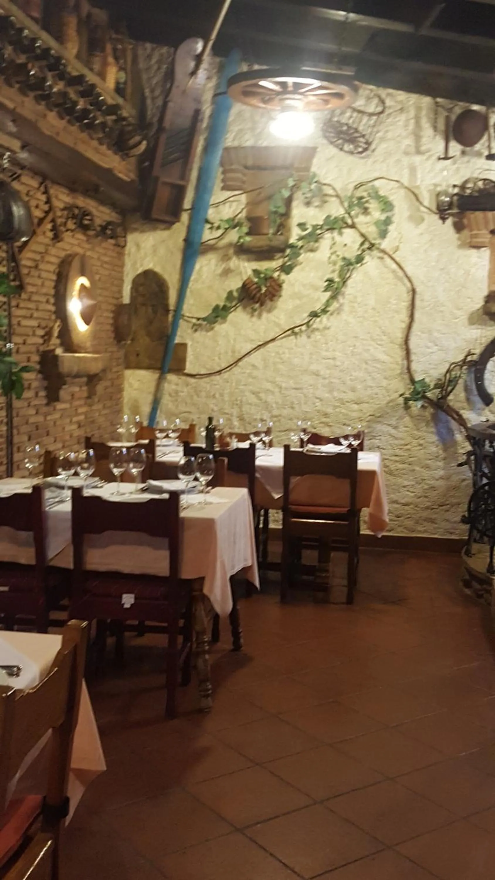 Restaurant/places to eat in Martina Guest house-Rooms