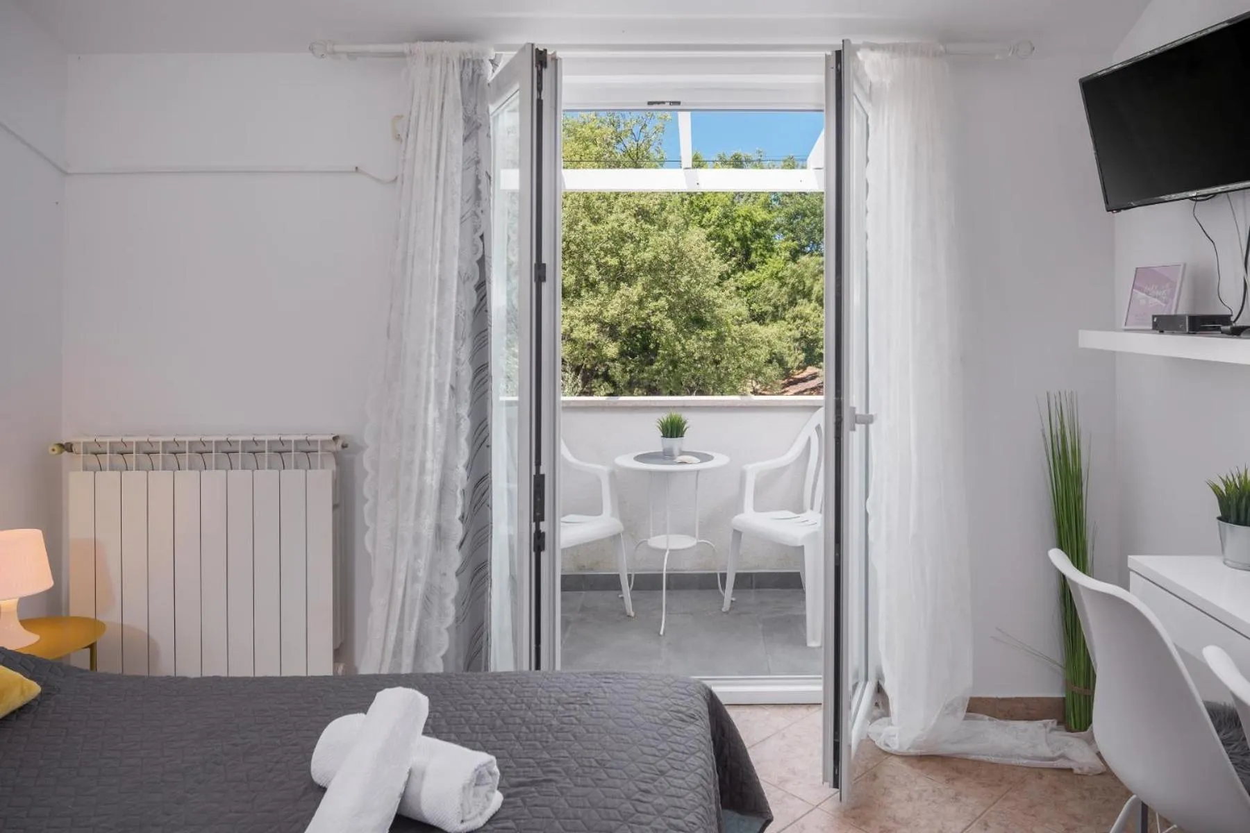 Bedroom in Martina Guest house-Rooms