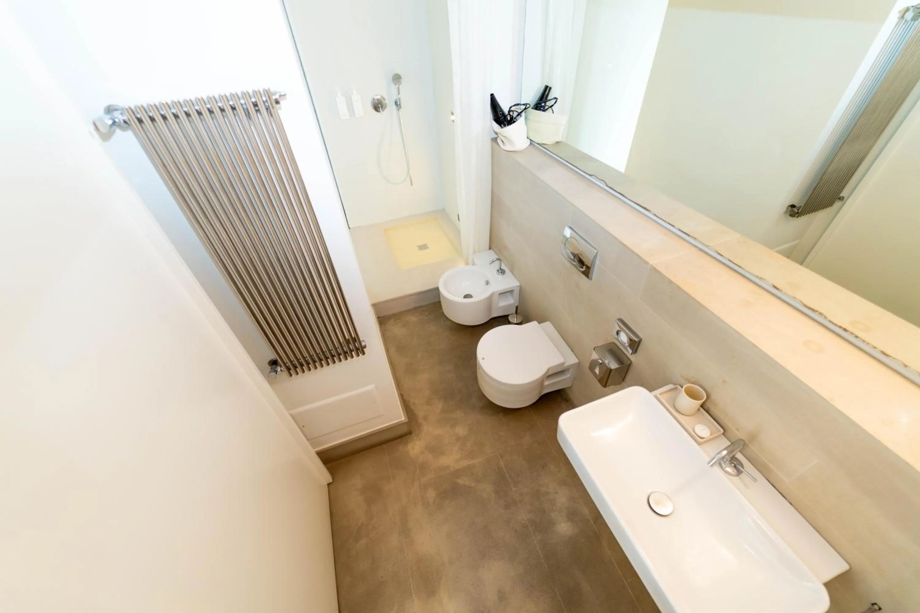 Shower in Shalai - Exclusive SPA and small gourmet hotel