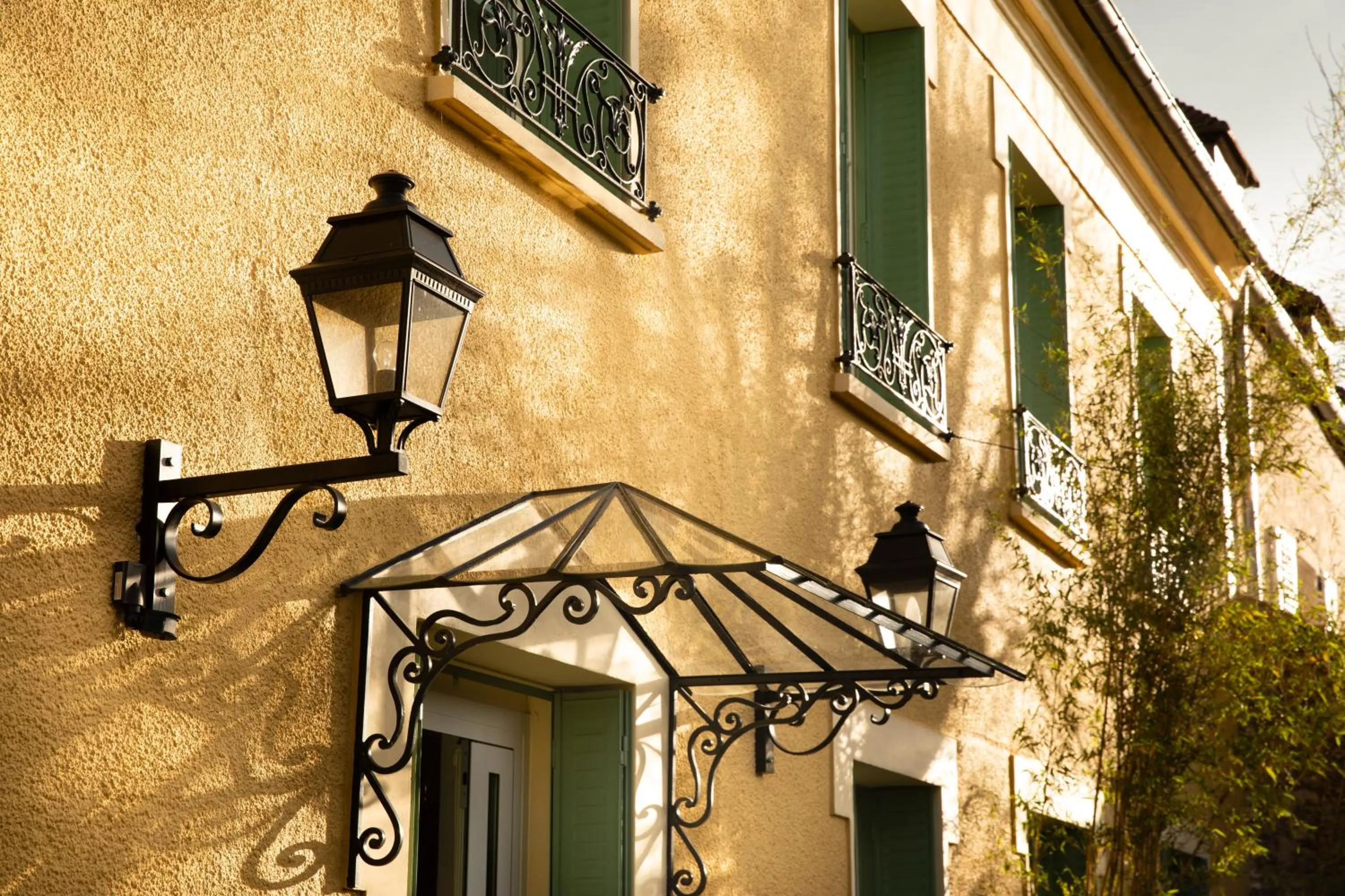 Property building in Le Clos de Villeroy