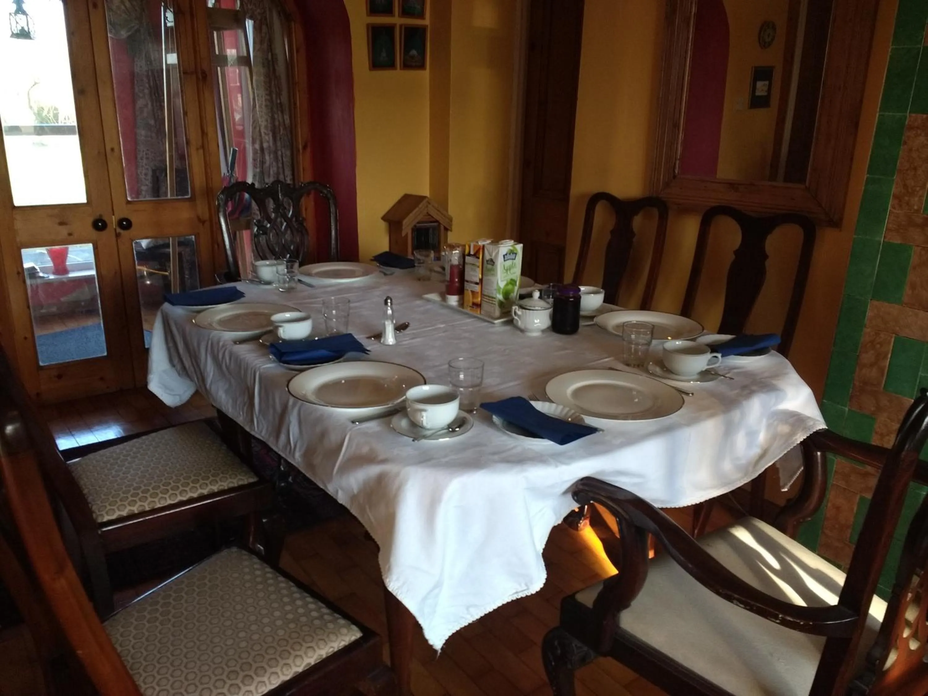 Breakfast in Lisieux House on Lough Neagh