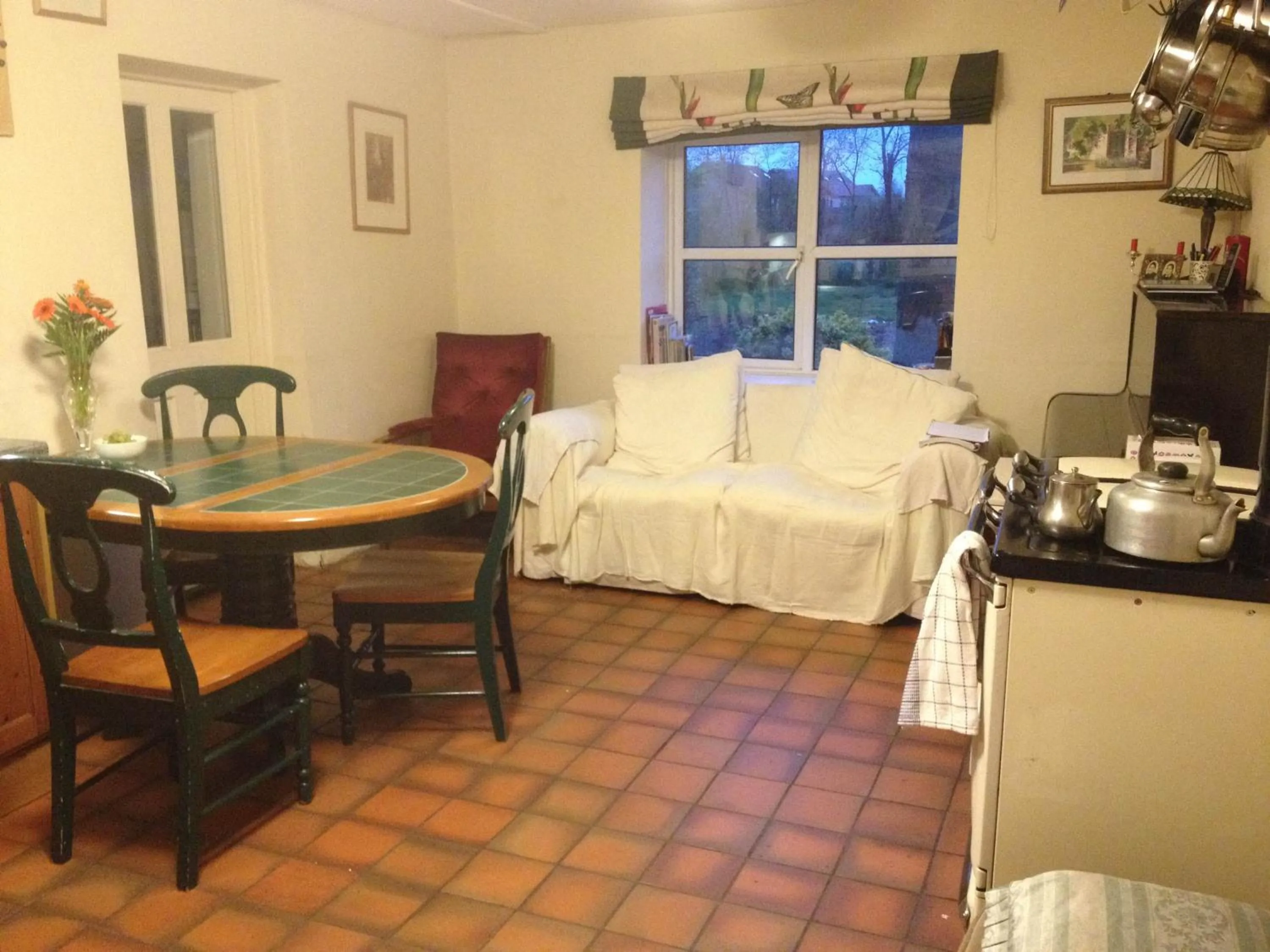 Kitchen or kitchenette in Lisieux House on Lough Neagh