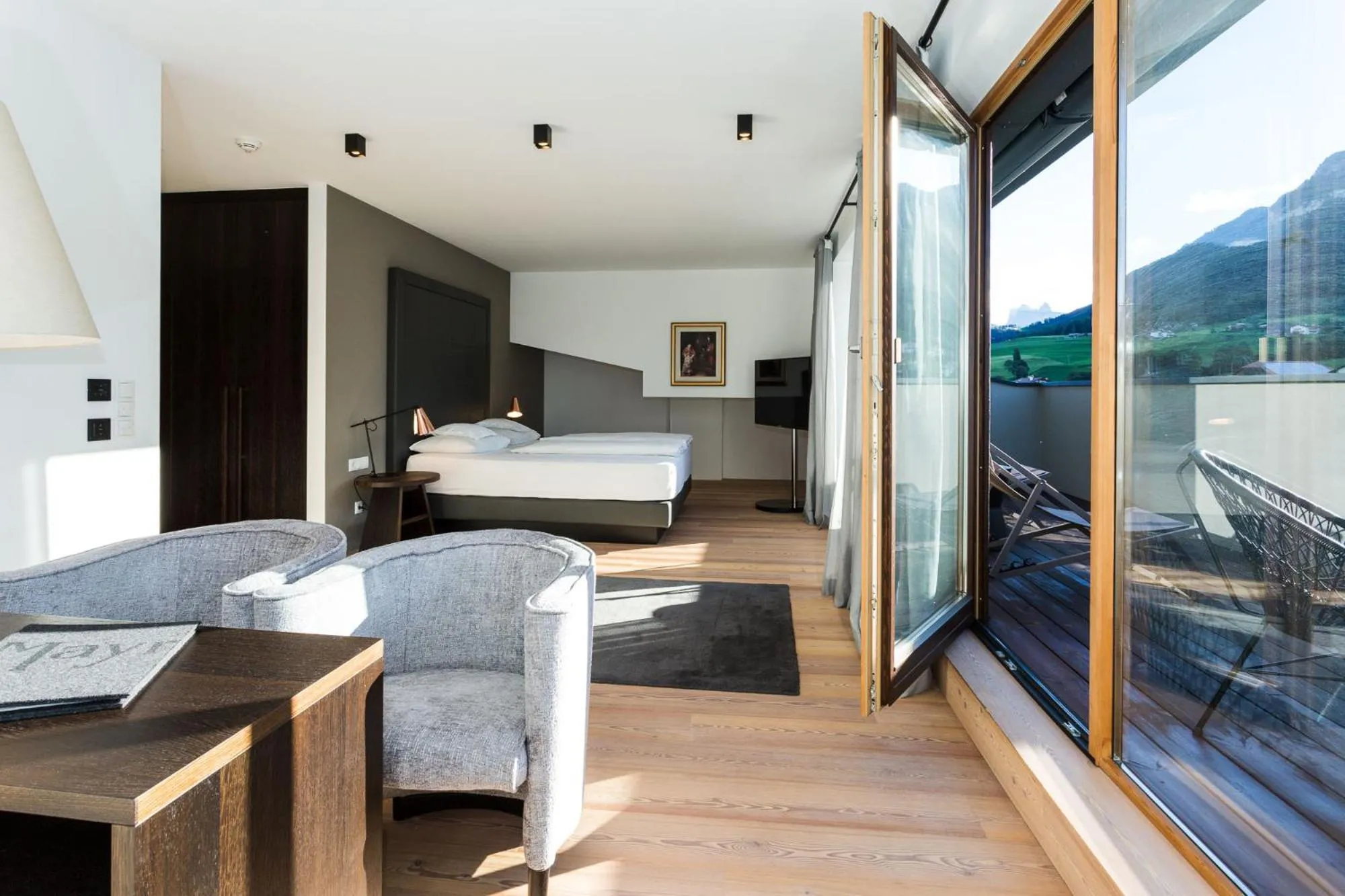 Balcony/Terrace, Bed in Hotel MAYR