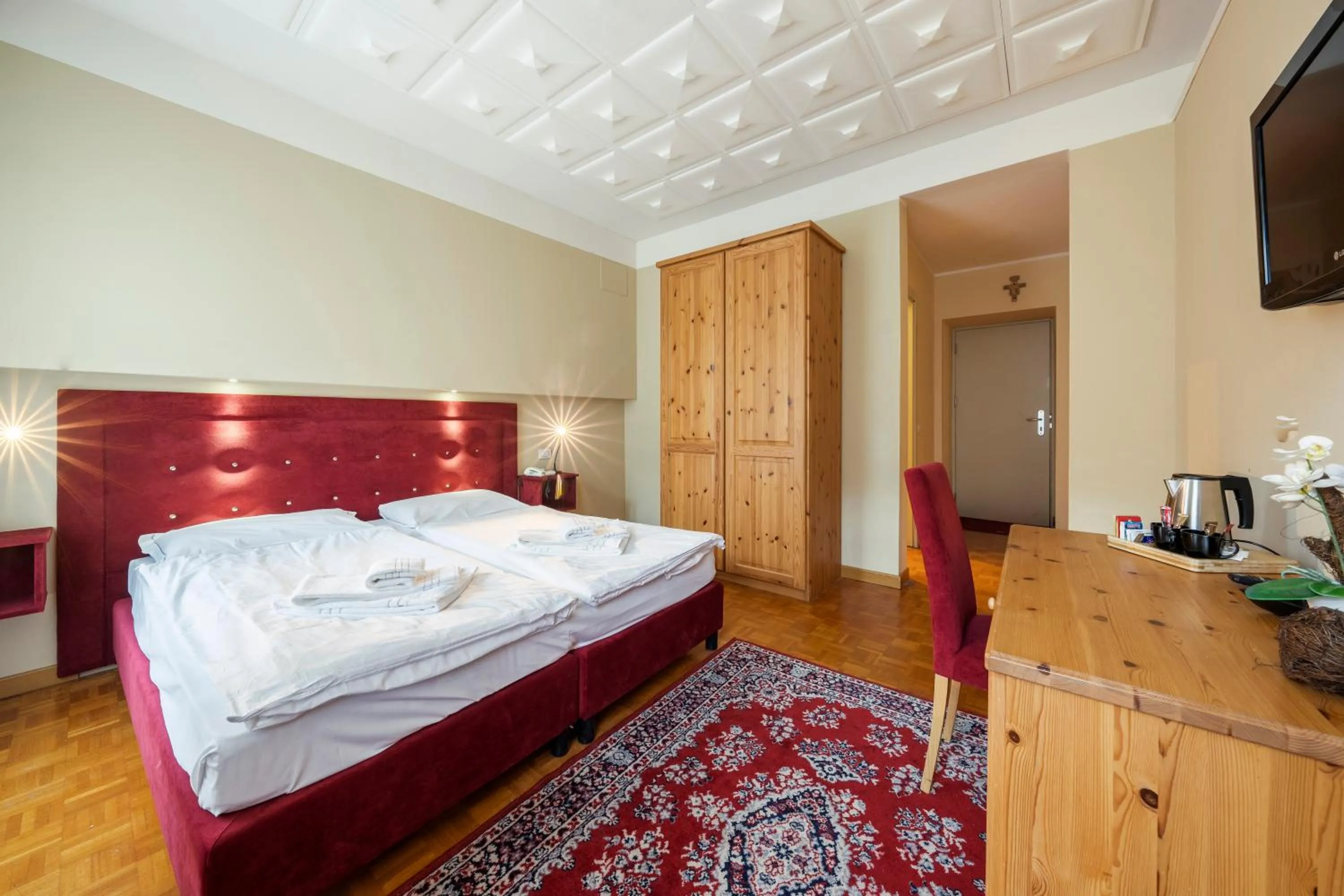 Bedroom, Bed in HOTEL AURONZO - outdoor basecamp