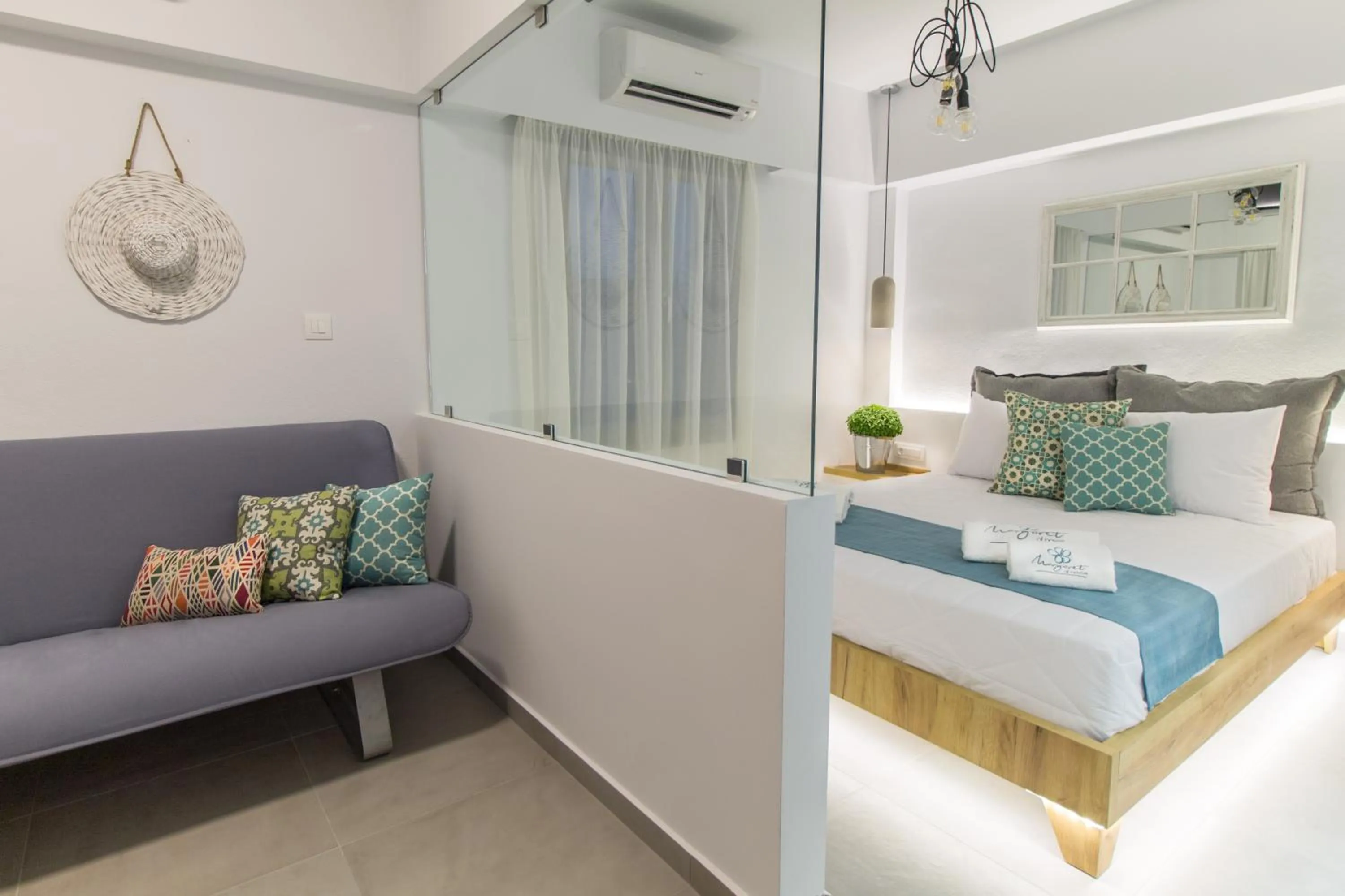 Bed in Margaret of Naxos