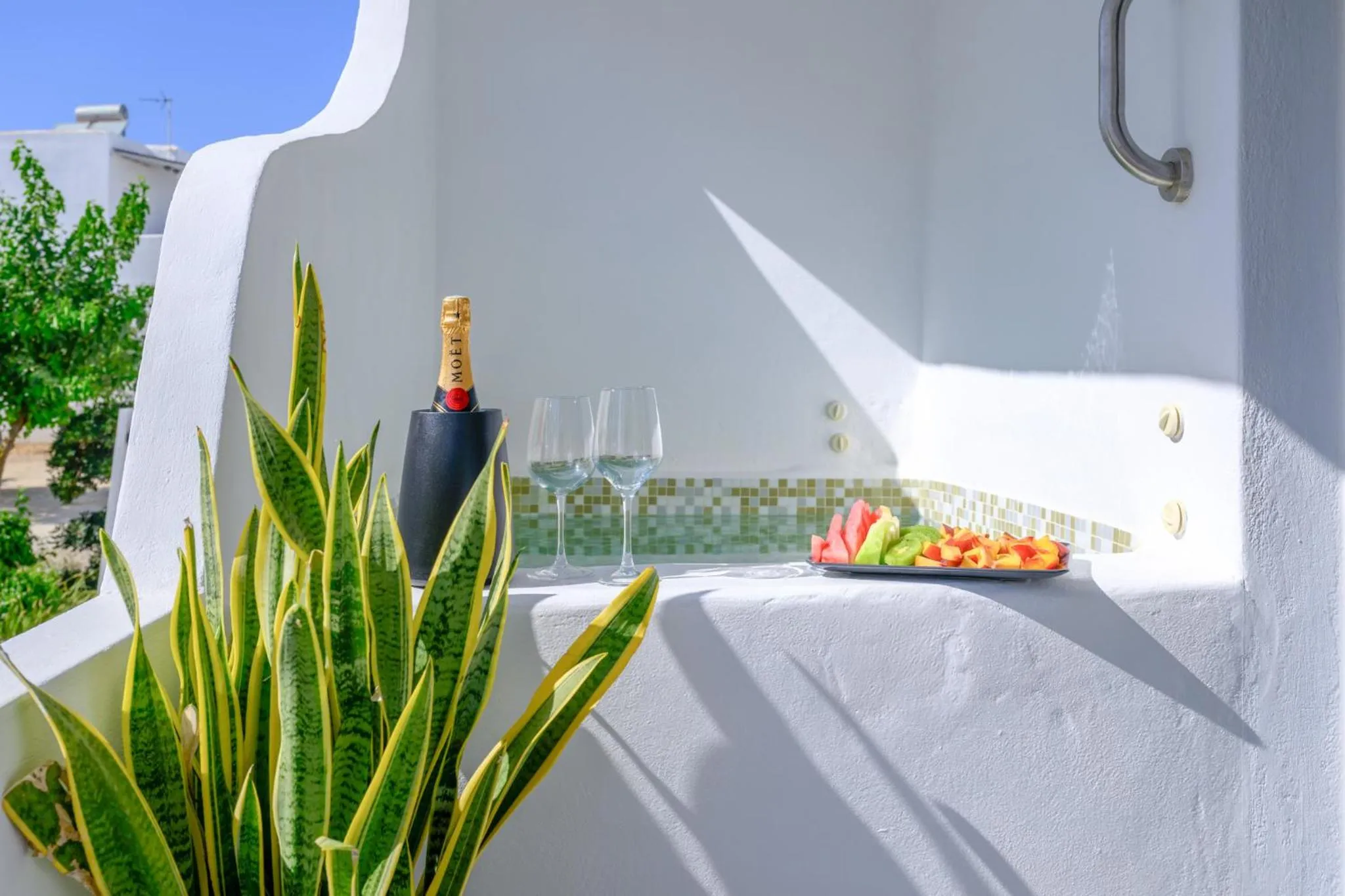 Hot Tub in Margaret of Naxos